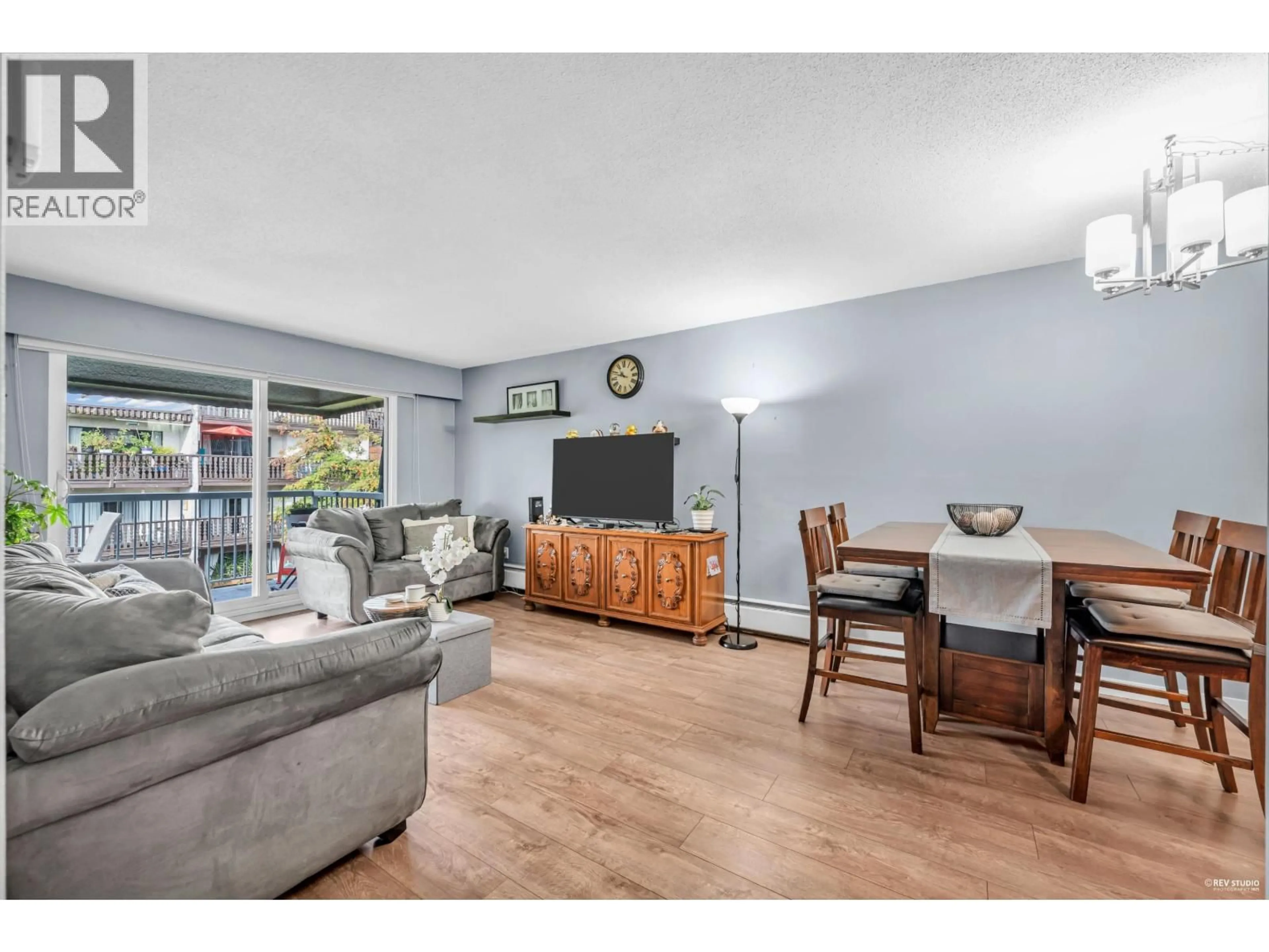 Living room with furniture, wood/laminate floor for 302 - 371 ELLESMERE AVENUE, Burnaby British Columbia V5B3T1