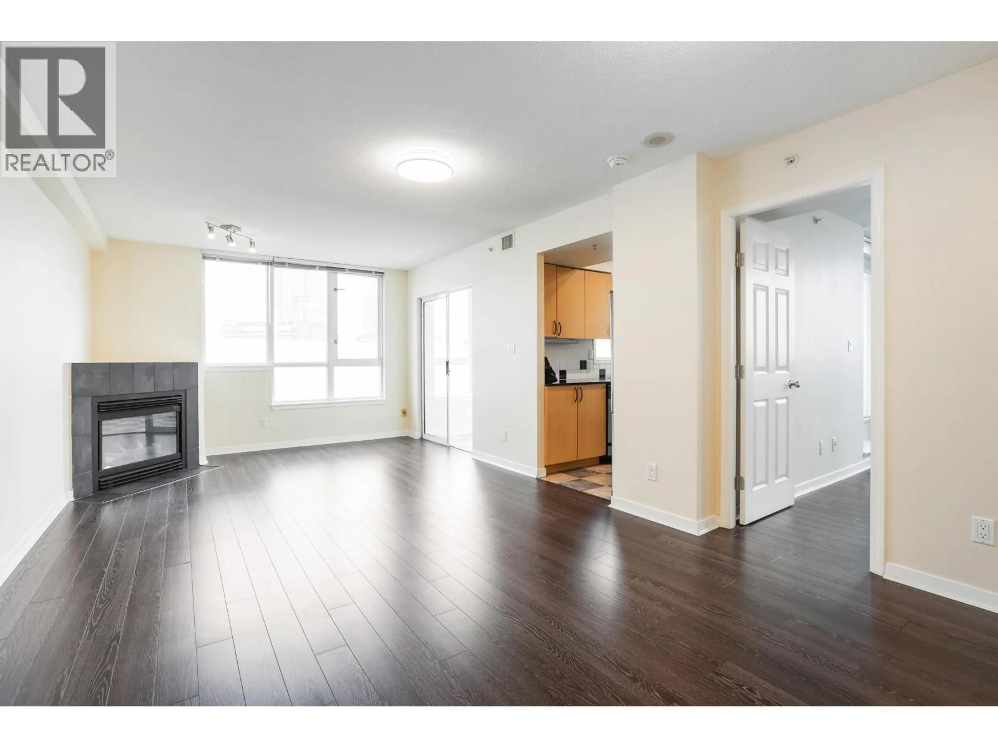 A pic of a room for 905 - 63 KEEFER PLACE, Vancouver British Columbia V6B6N6