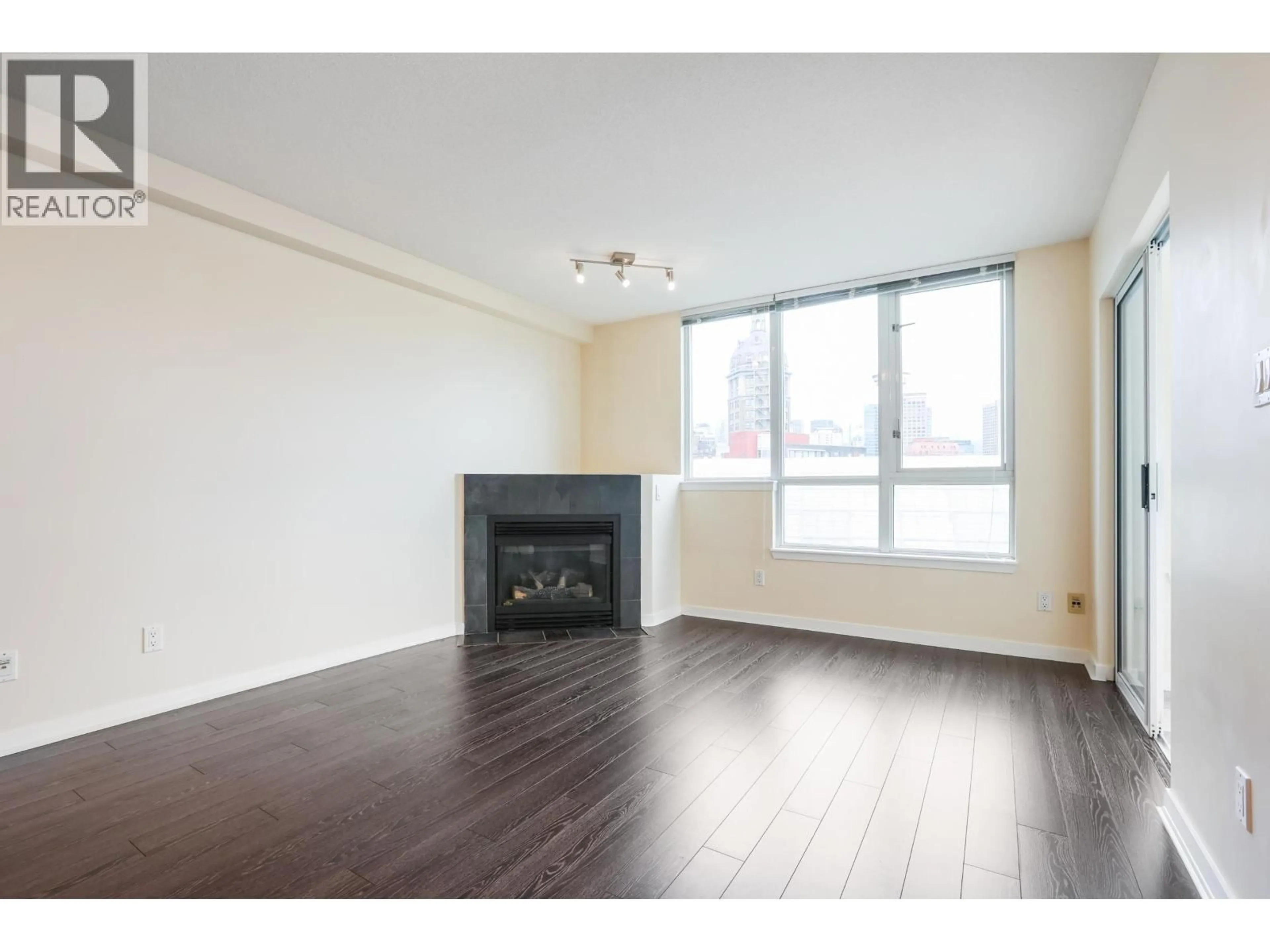 A pic of a room for 905 - 63 KEEFER PLACE, Vancouver British Columbia V6B6N6