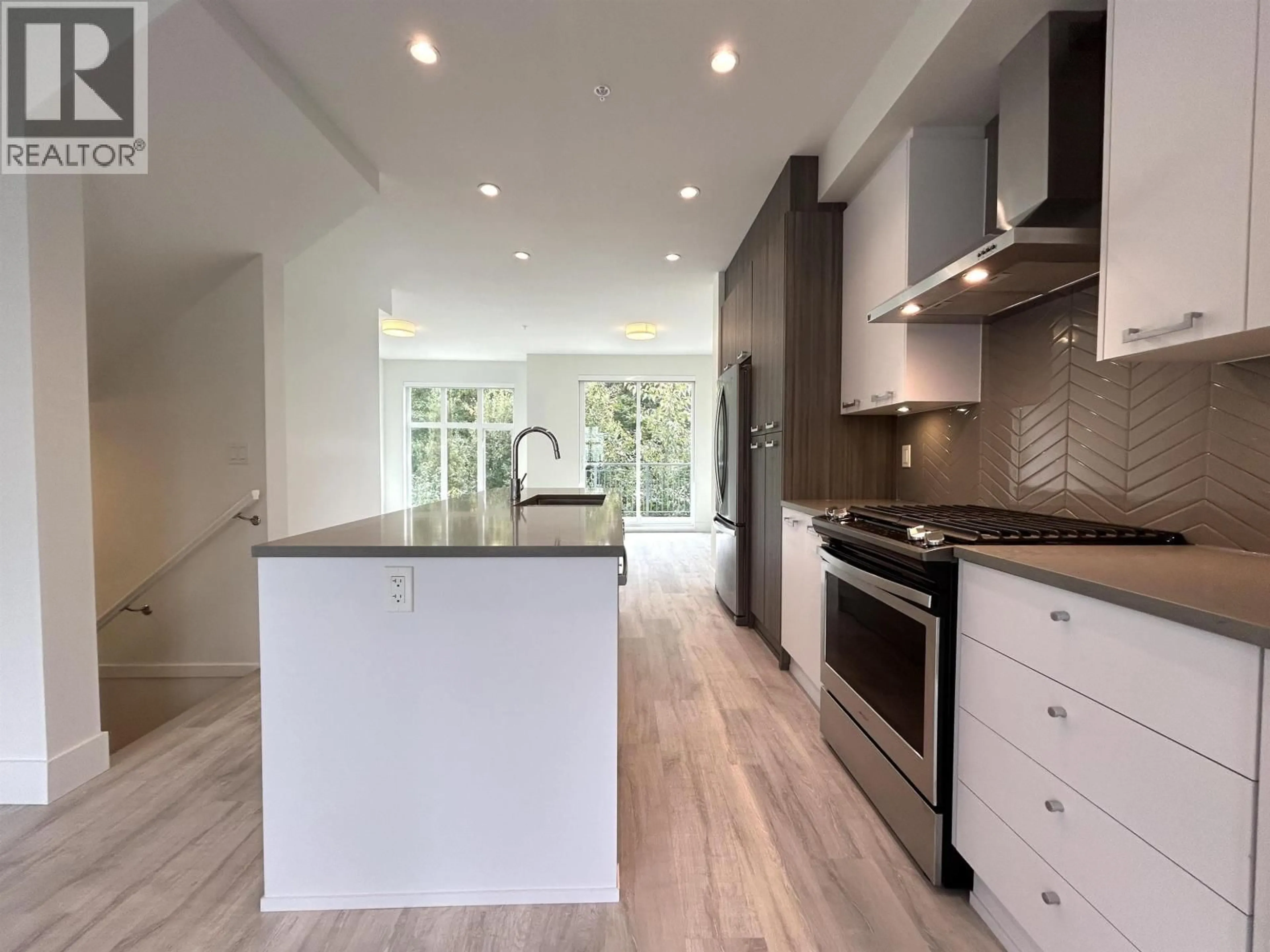 Open concept kitchen, unknown for 128 - 24076 112 AVENUE, Maple Ridge British Columbia V2W0K2