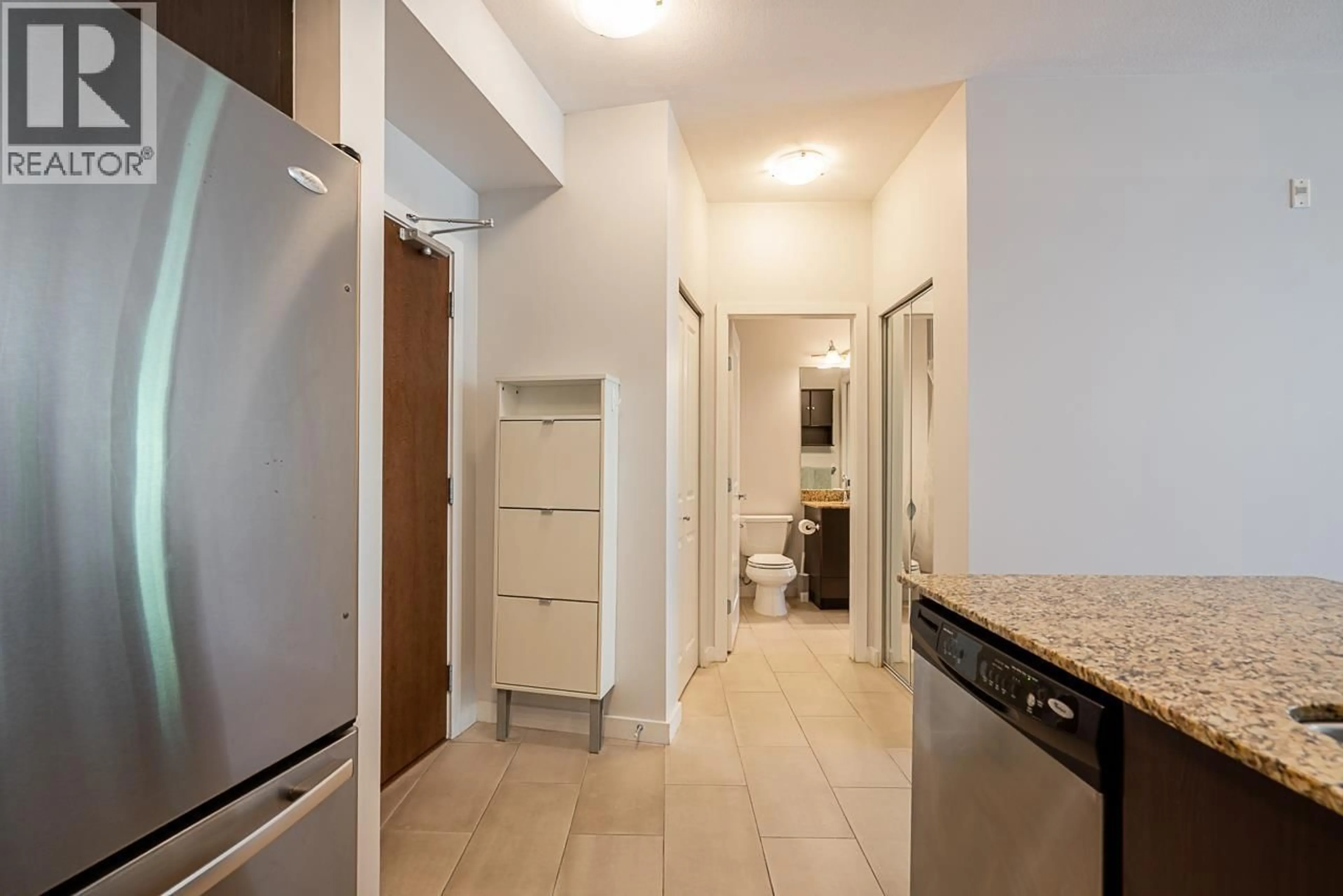 Indoor entryway for 203 - 225 FRANCIS WAY, New Westminster British Columbia V3L0G1