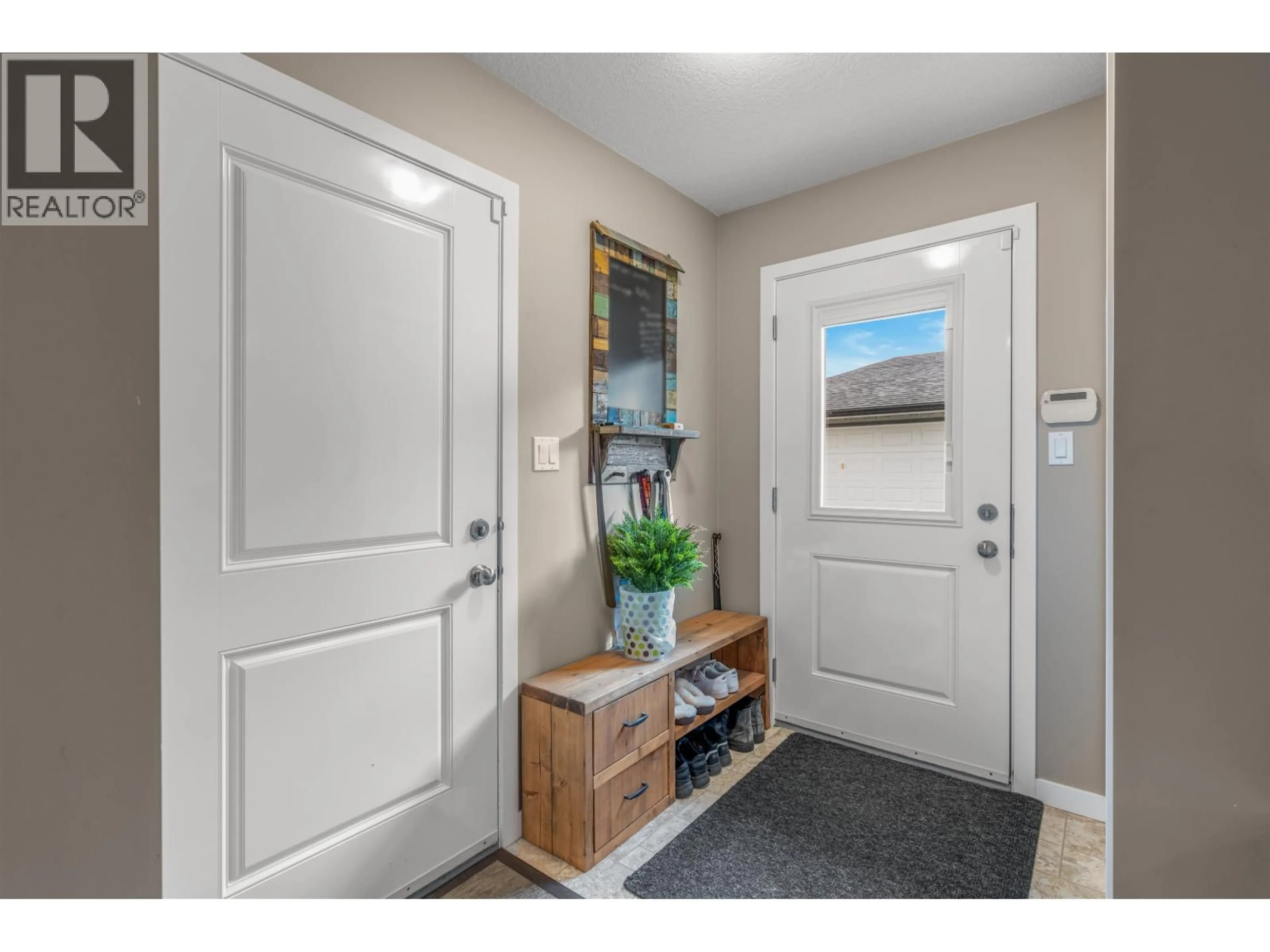 Indoor entryway for 108 - 4397 AUSTIN ROAD, Prince George British Columbia V2K2H8