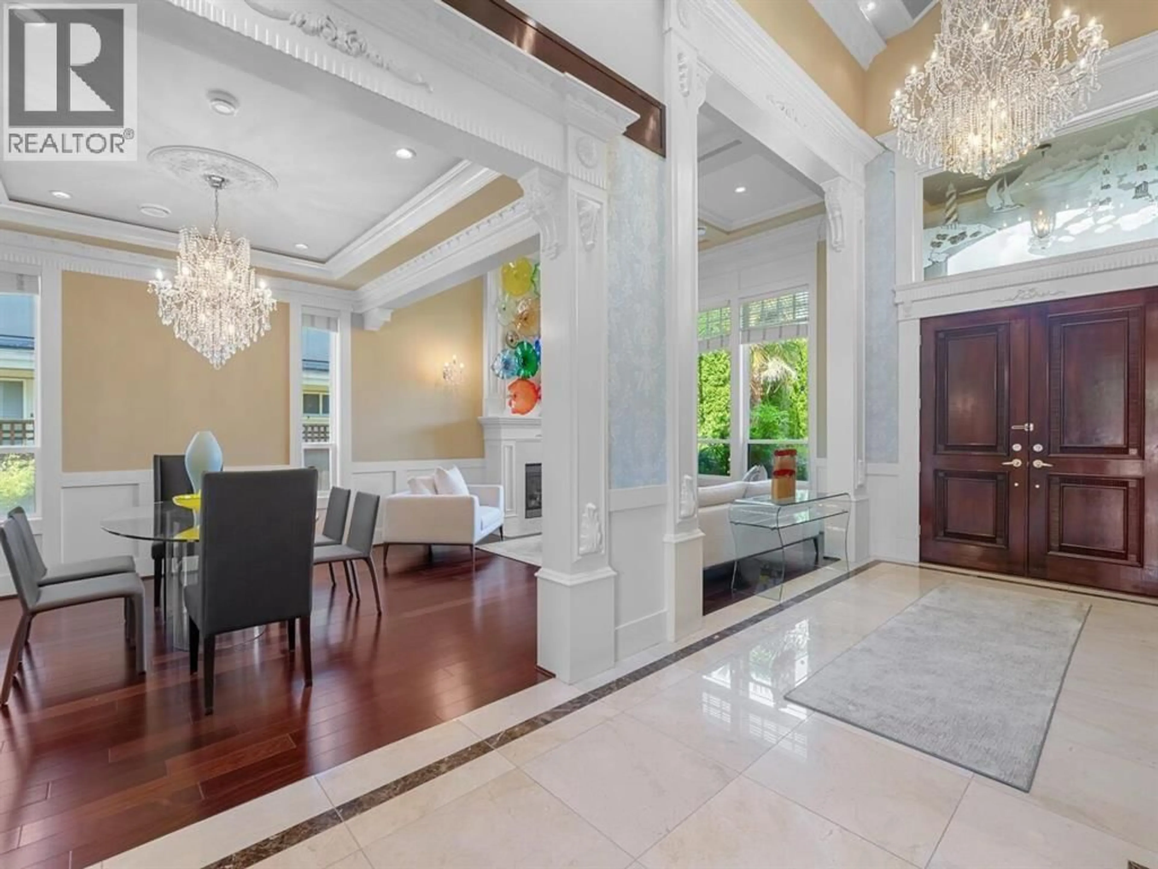 Indoor foyer for 8220 PIGOTT ROAD, Richmond British Columbia V7A2C2