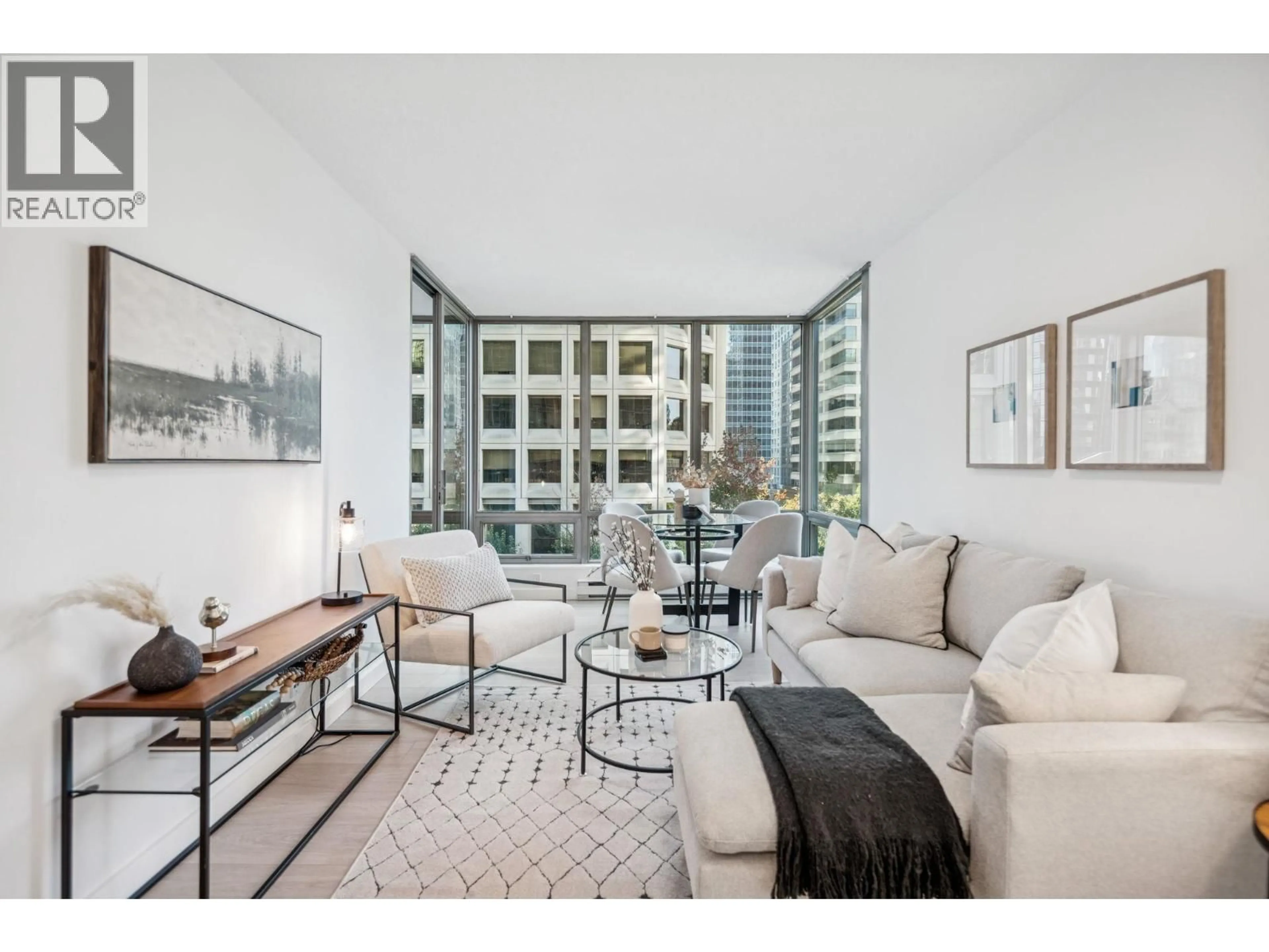 Living room with furniture, unknown for 706 - 1200 GEORGIA STREET, Vancouver British Columbia V6E4R2