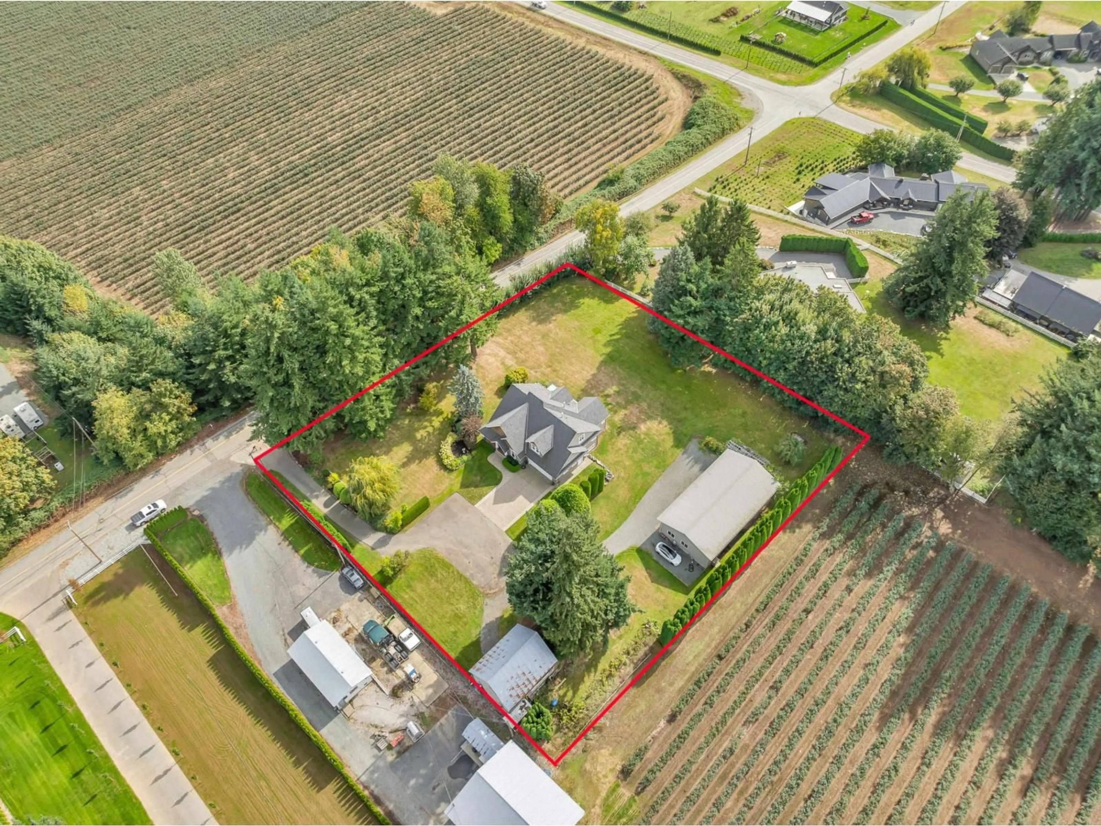 A pic from outside/outdoor area/front of a property/back of a property/a pic from drone, street for 487 MCKENZIE, Abbotsford British Columbia V2S7N4