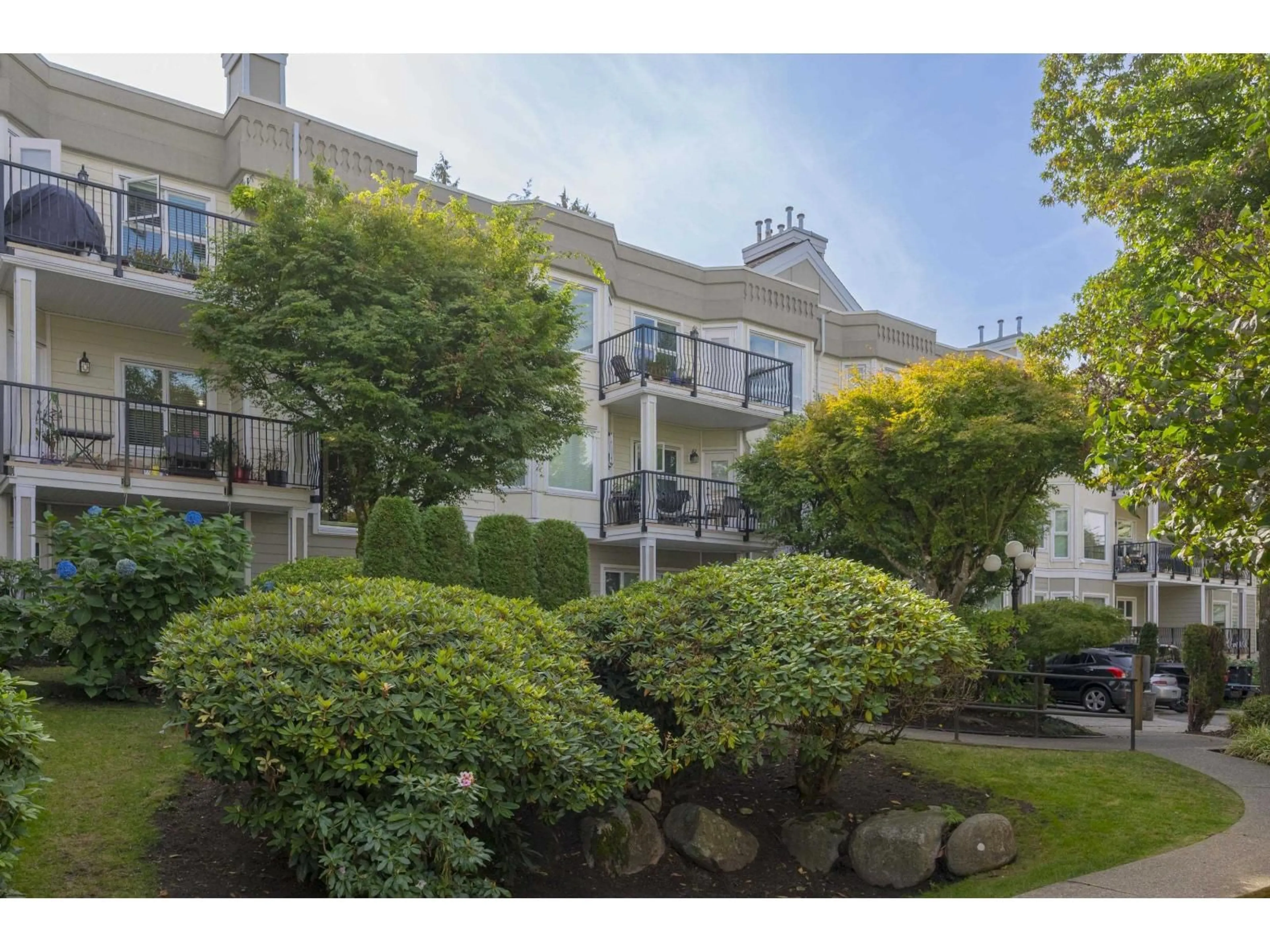 Patio, unknown for 208 - 10320 156, Surrey British Columbia V3R4L8