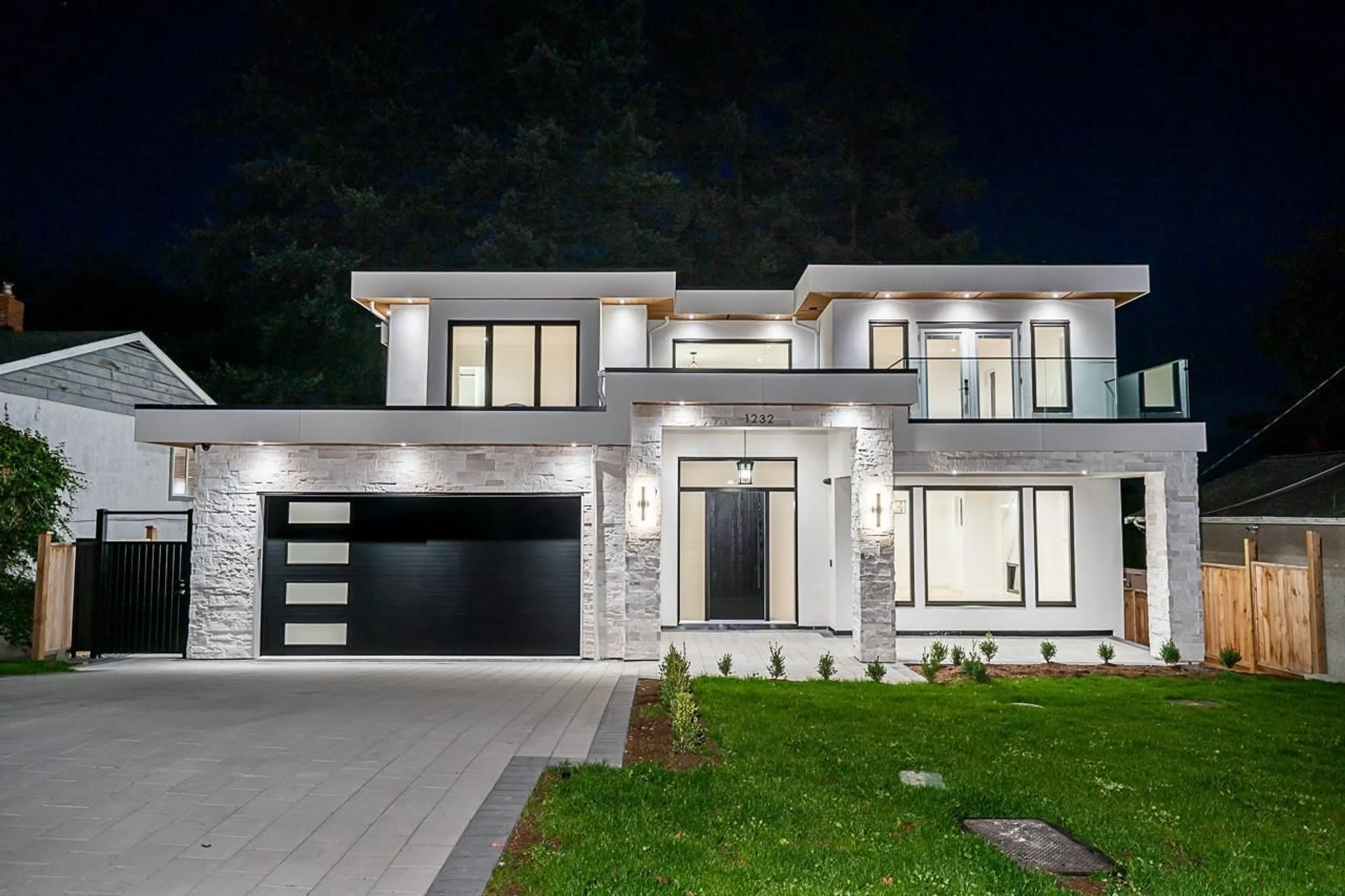 Home with brick exterior material, street for 1232 PARKER, White Rock British Columbia V4B4S1