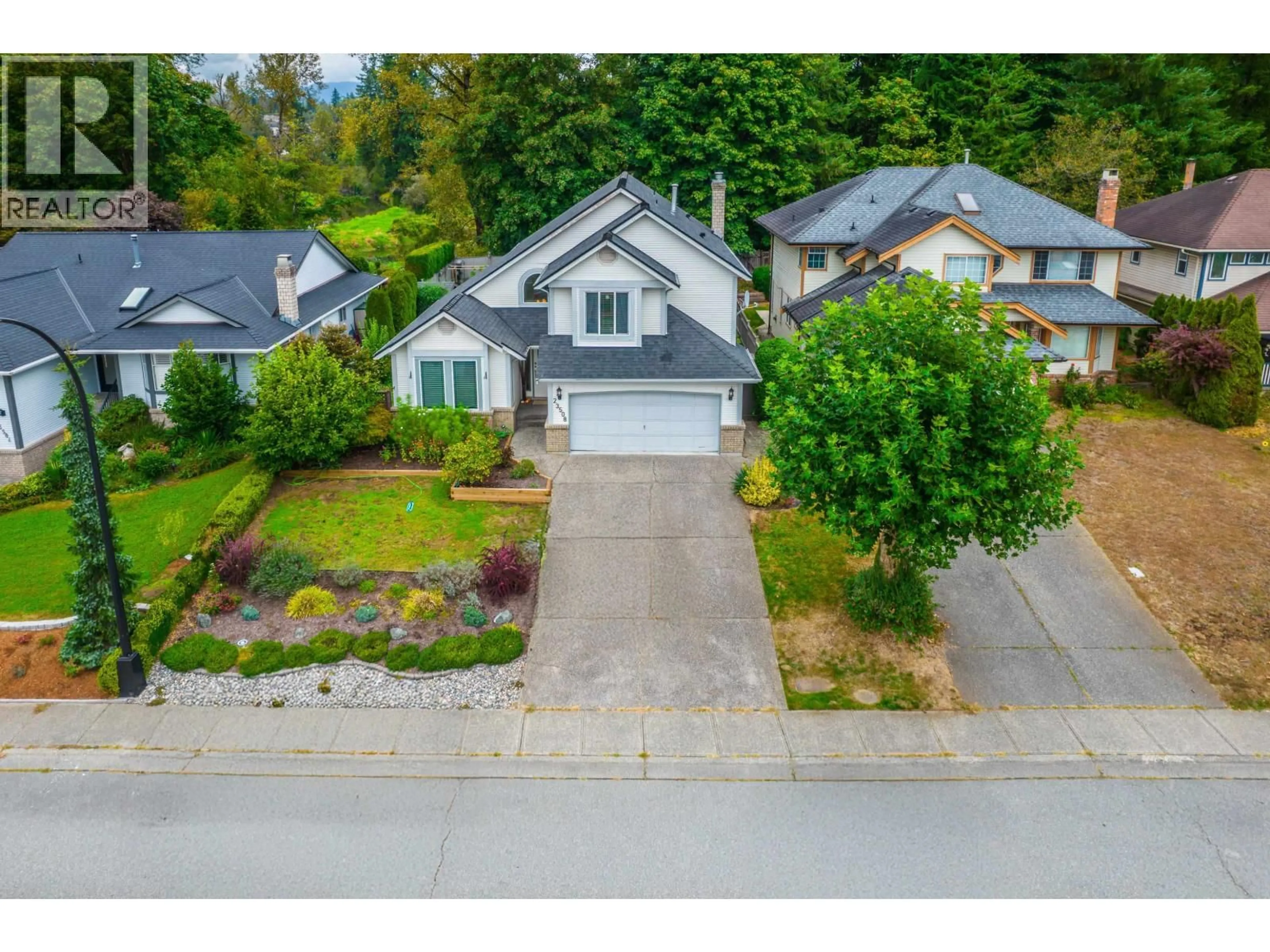 A pic from outside/outdoor area/front of a property/back of a property/a pic from drone, street for 23508 TAMARACK LANE, Maple Ridge British Columbia V2W1A9