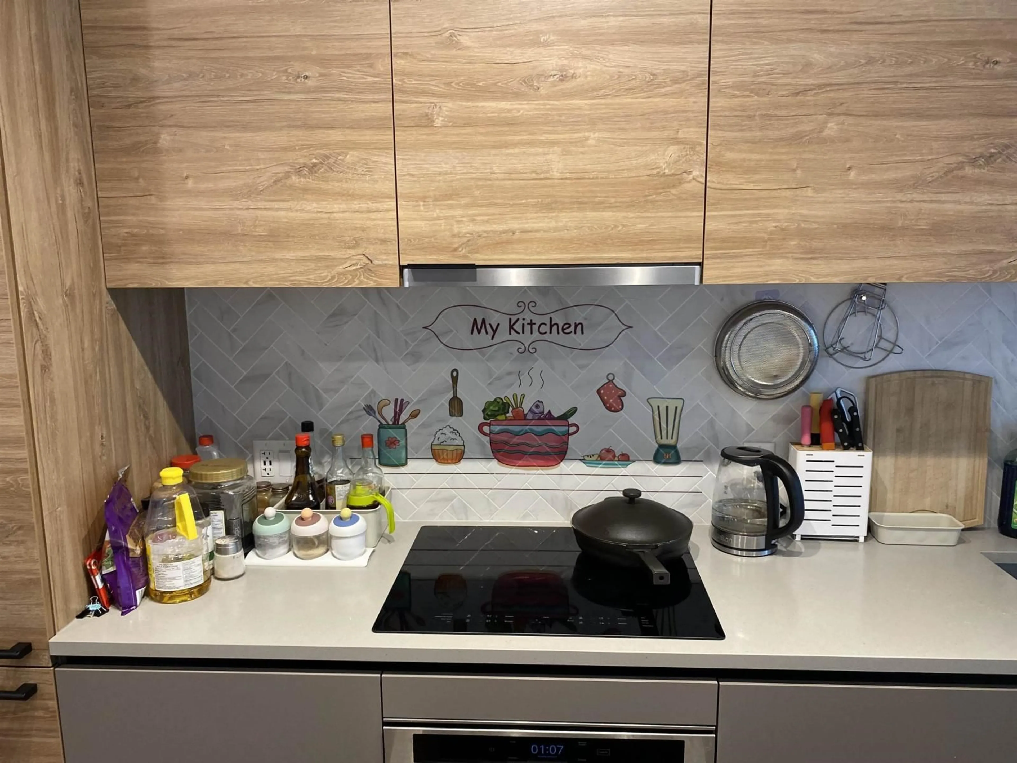 Standard kitchen, unknown for 307 - 13428 105, Surrey British Columbia V3T0S6