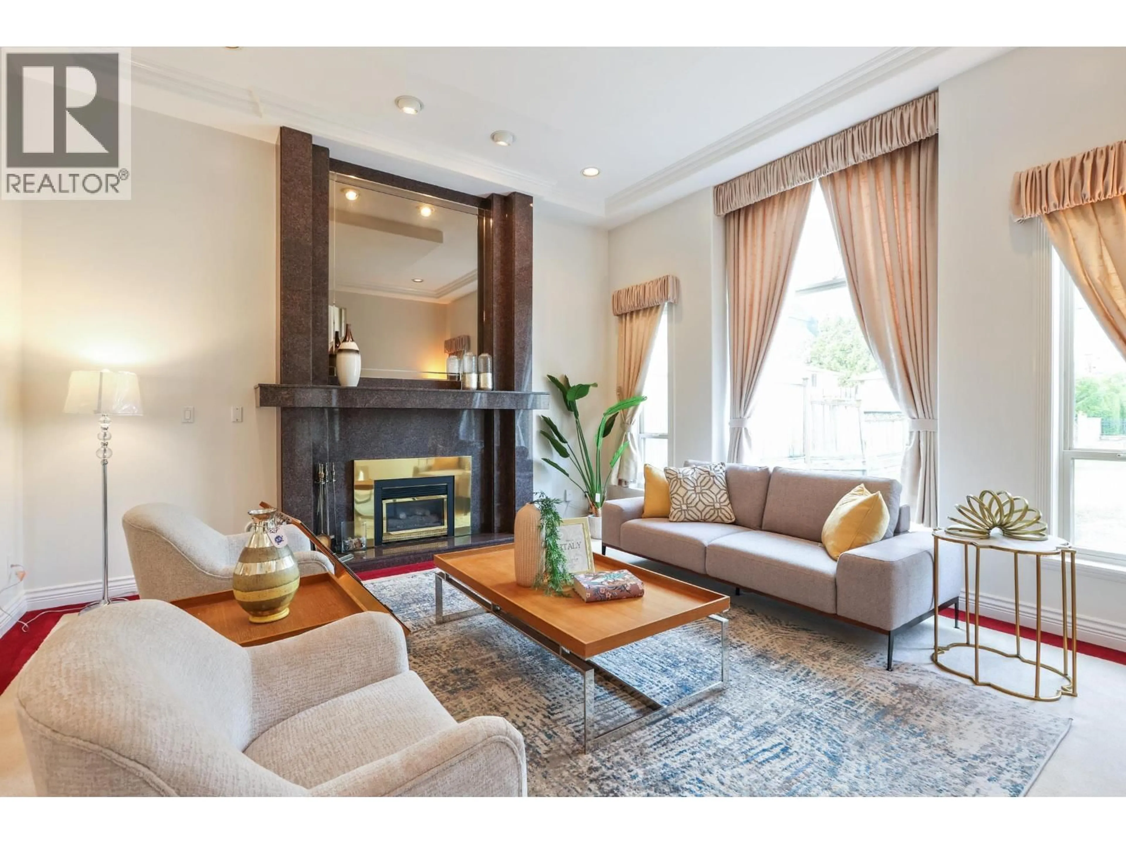 Living room with furniture, wood/laminate floor for 7460 LOMBARD ROAD, Richmond British Columbia V7C3N1