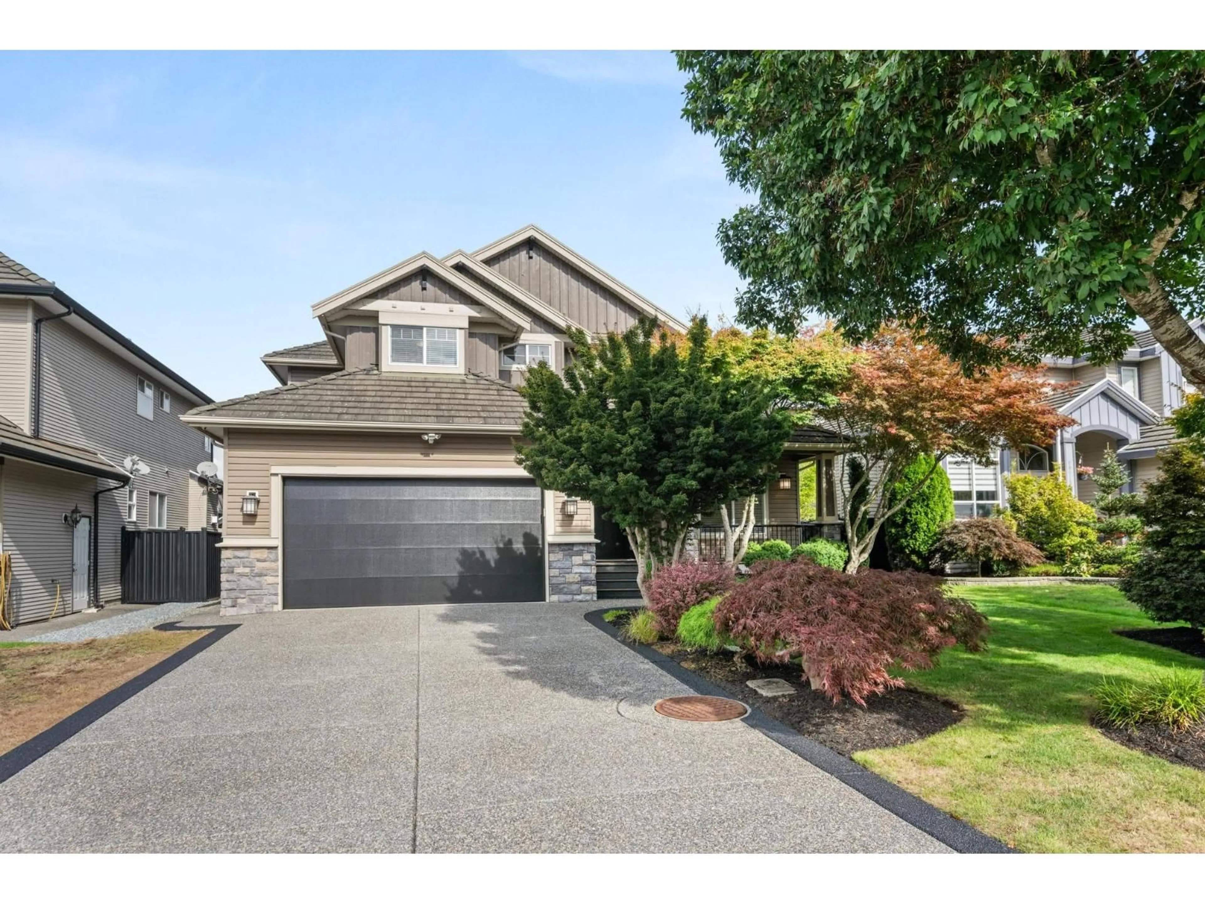 Home with vinyl exterior material, street for 18667 63A, Surrey British Columbia V3S8N1