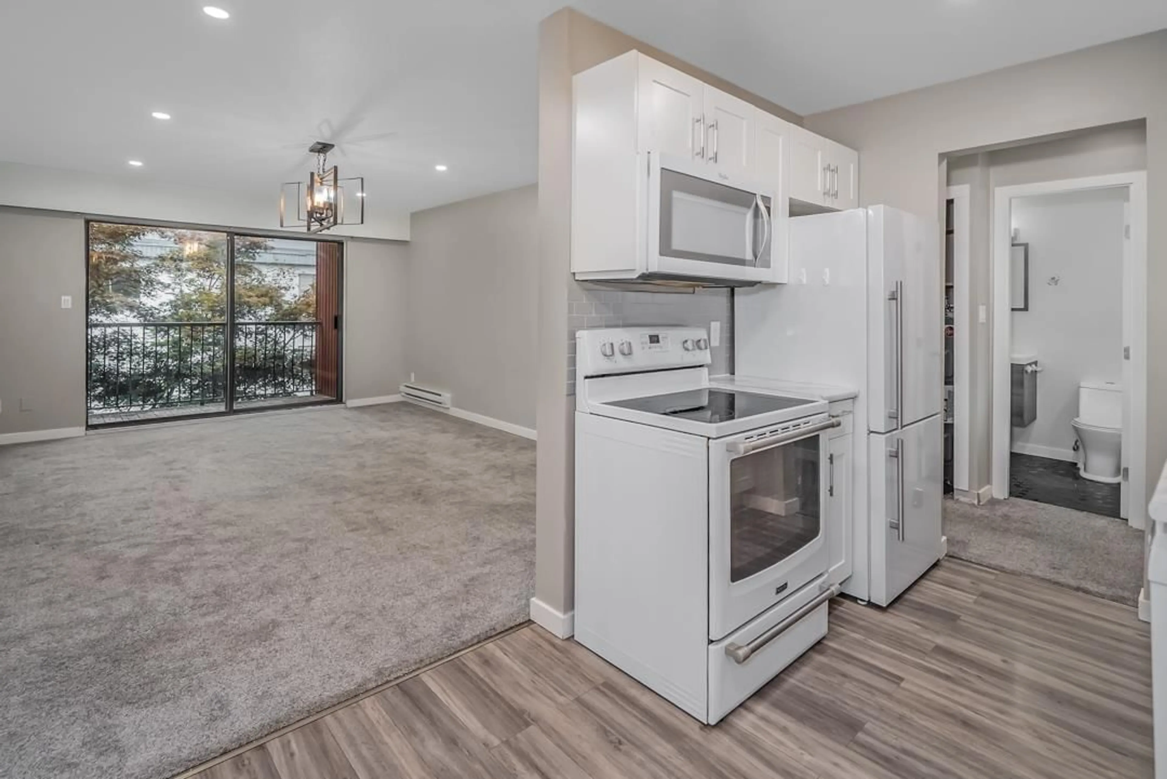 Open concept kitchen, unknown for 330 - 1735 AGASSIZ-ROSEDALE HIGHWAY NO 9 HIGHWAY, Agassiz British Columbia V0M1A2