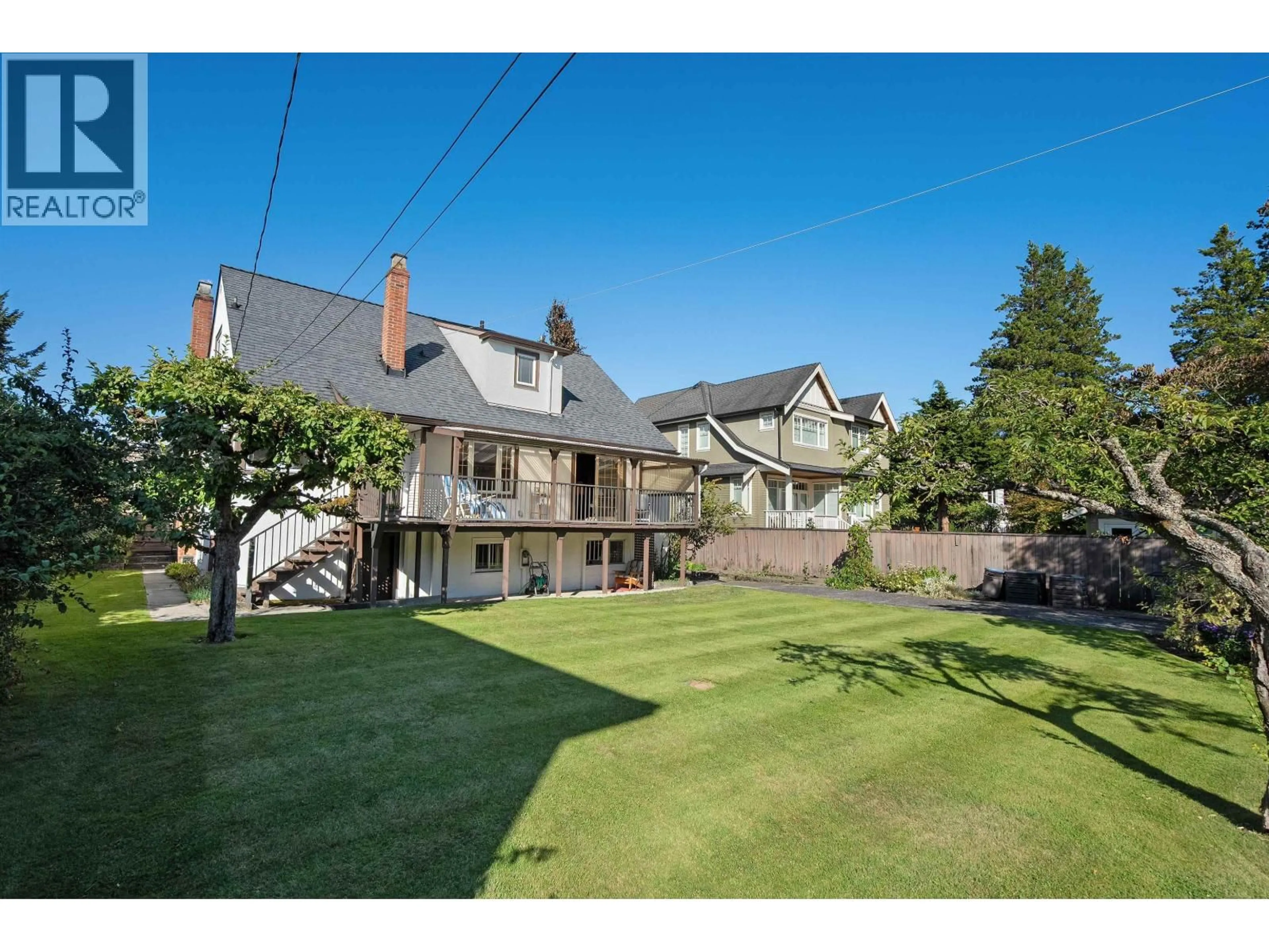 A pic from outside/outdoor area/front of a property/back of a property/a pic from drone, street for 4664 13TH AVENUE, Vancouver British Columbia V6R2V7