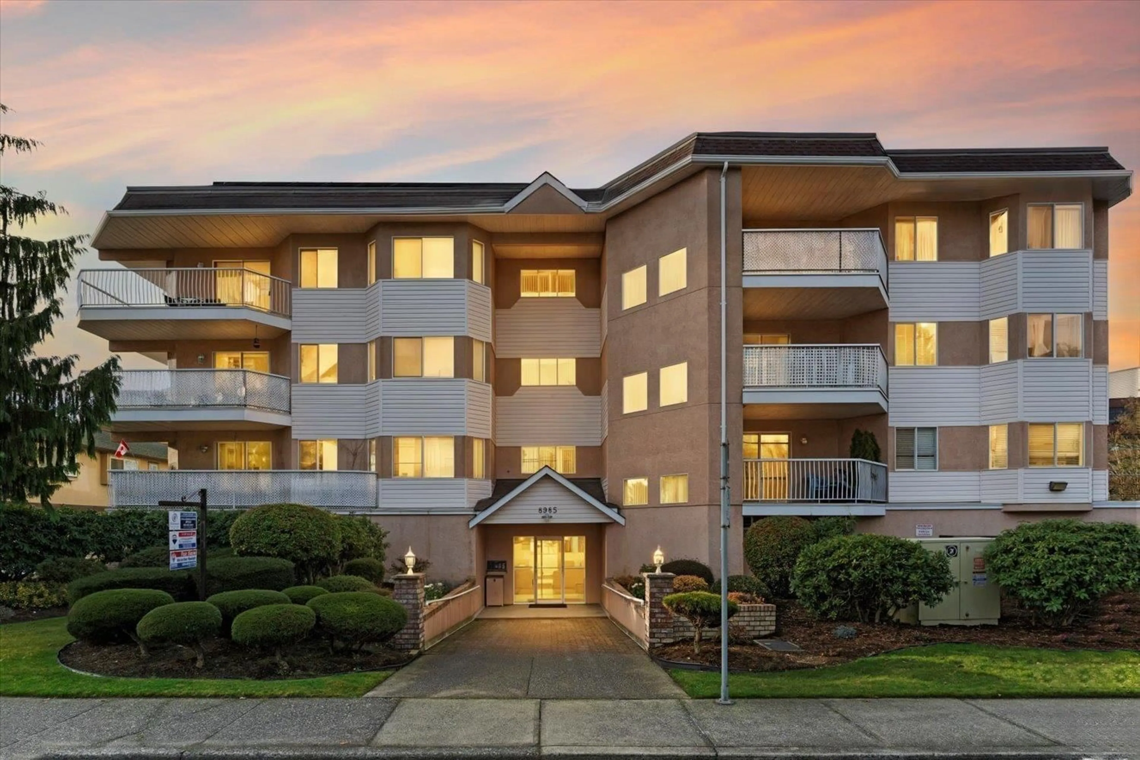A pic from outside/outdoor area/front of a property/back of a property/a pic from drone, building for 201 - 8985 MARY STREET, Chilliwack British Columbia V2P4J4