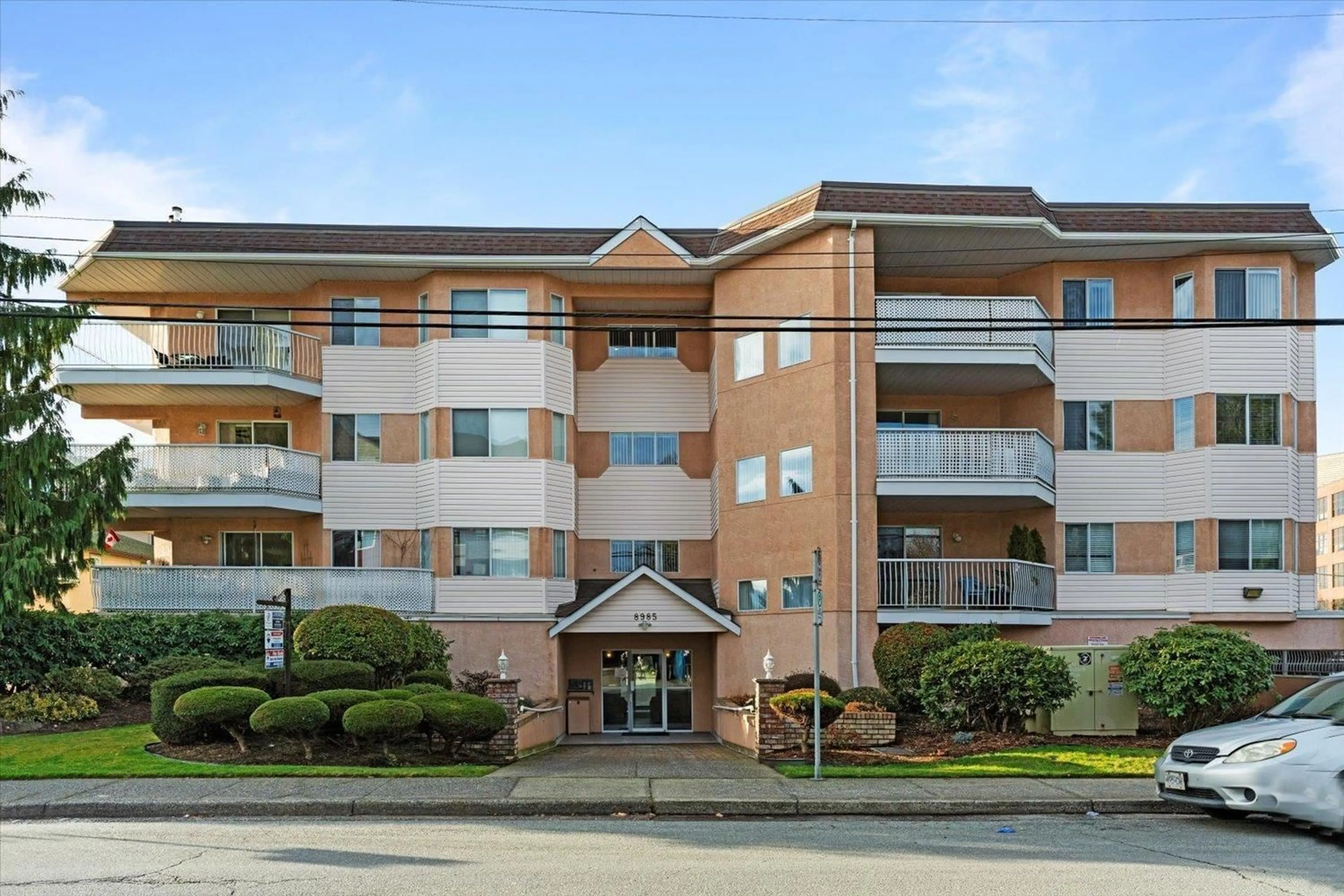 Indoor foyer for 201 - 8985 MARY STREET, Chilliwack British Columbia V2P4J4
