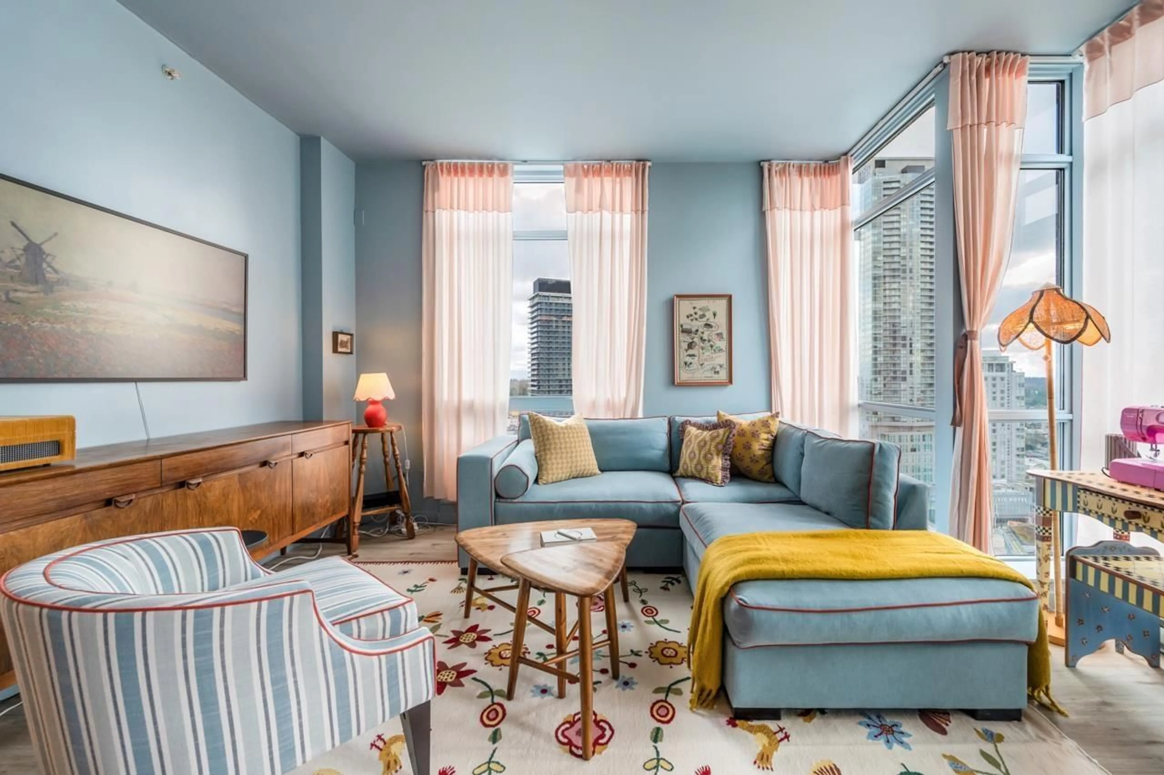 Living room with furniture, unknown for 2204 - 13399 104, Surrey British Columbia V3T0C9