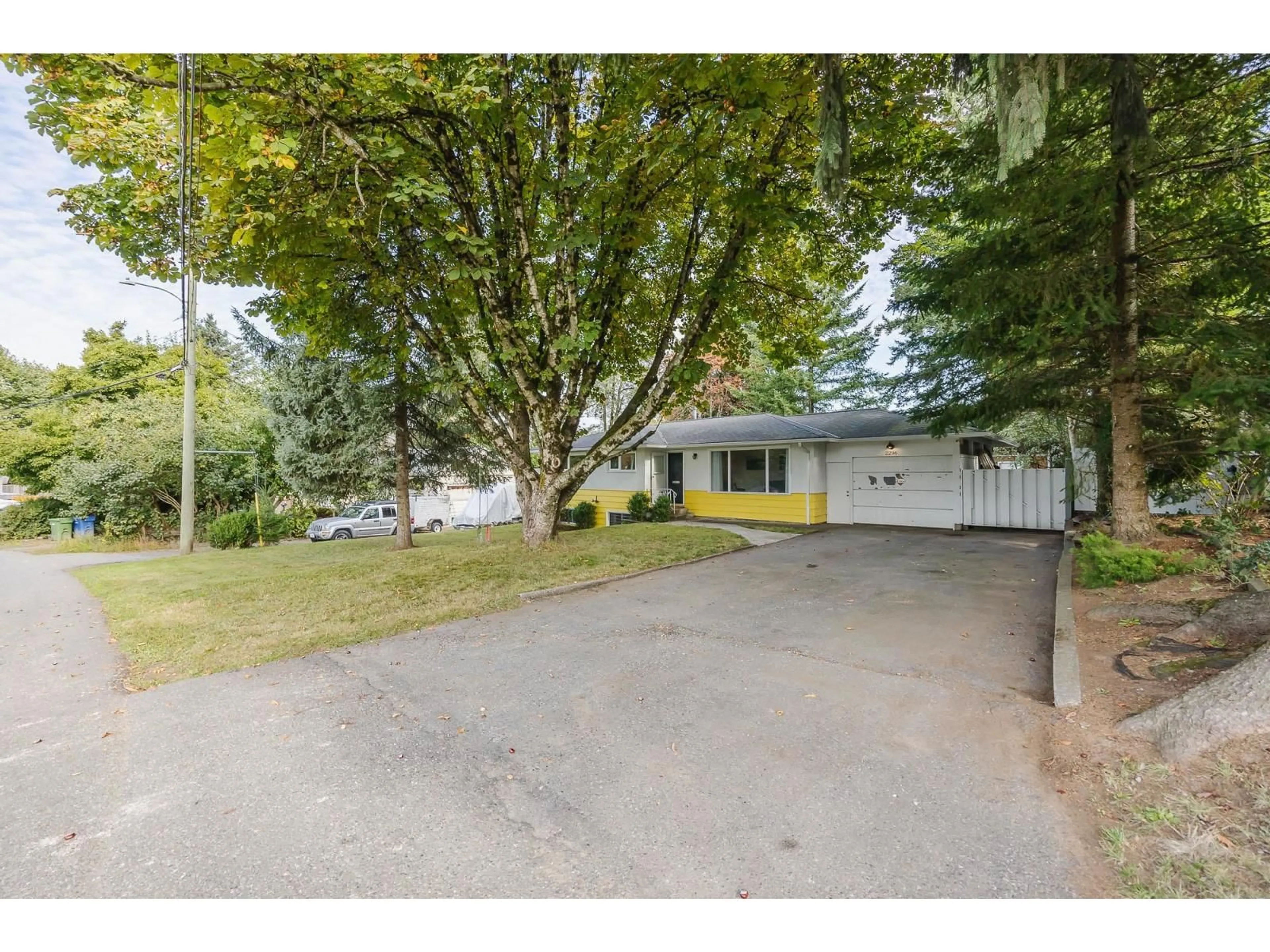 Unknown for 2296 ALEXANDER, Abbotsford British Columbia V2S3W4