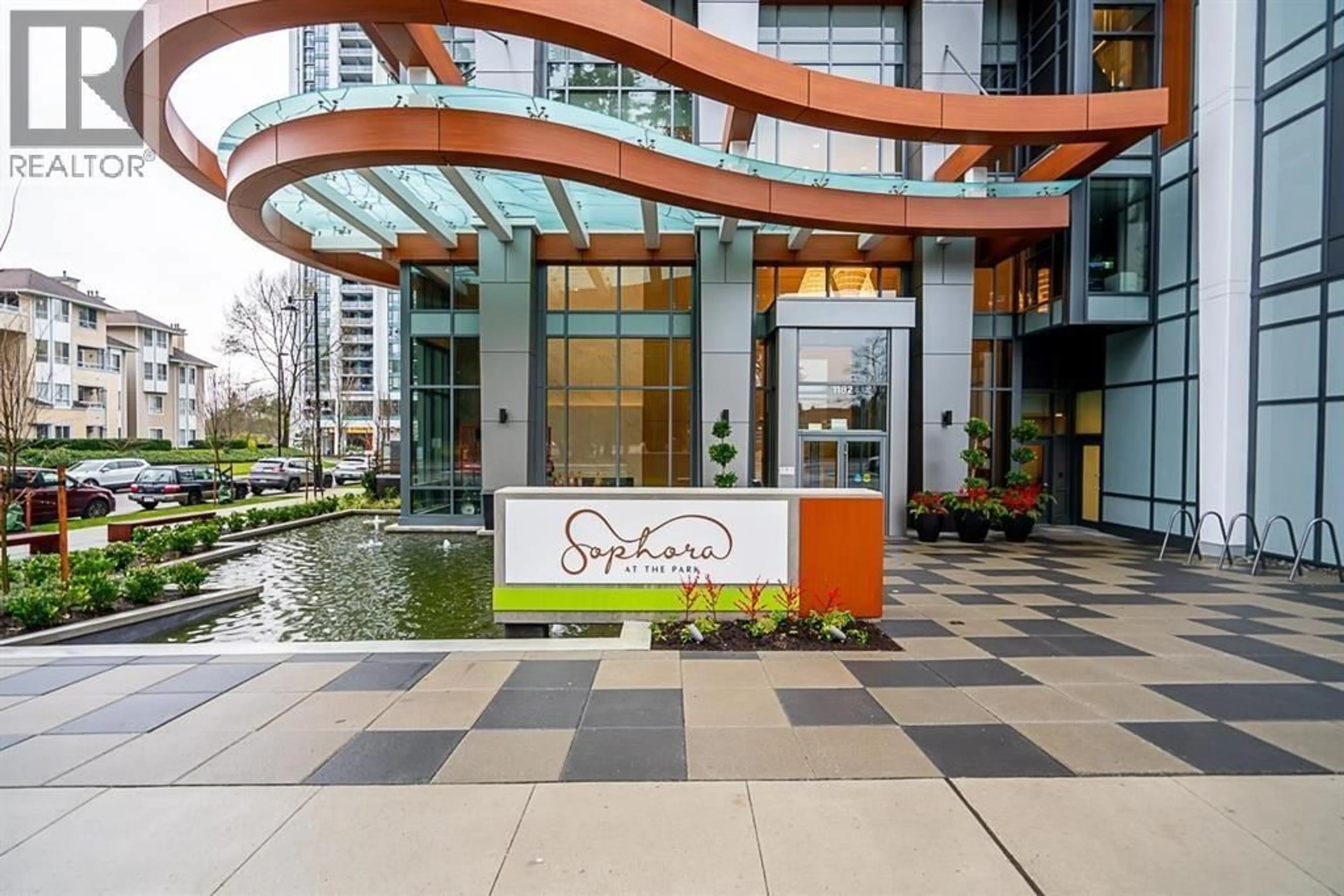 Indoor foyer for 3607 - 1182 WESTWOOD STREET, Coquitlam British Columbia V3B0T9