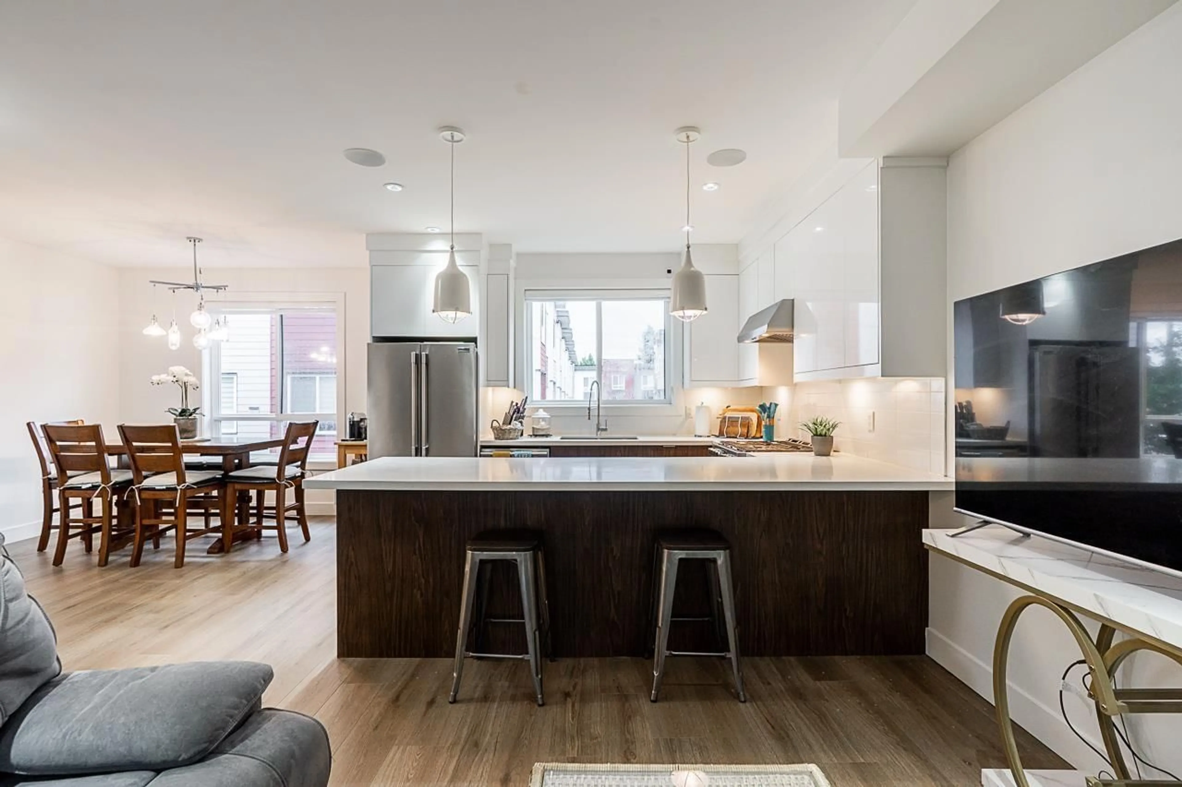 Open concept kitchen, unknown for 31 - 1670 160, Surrey British Columbia V4A0C6