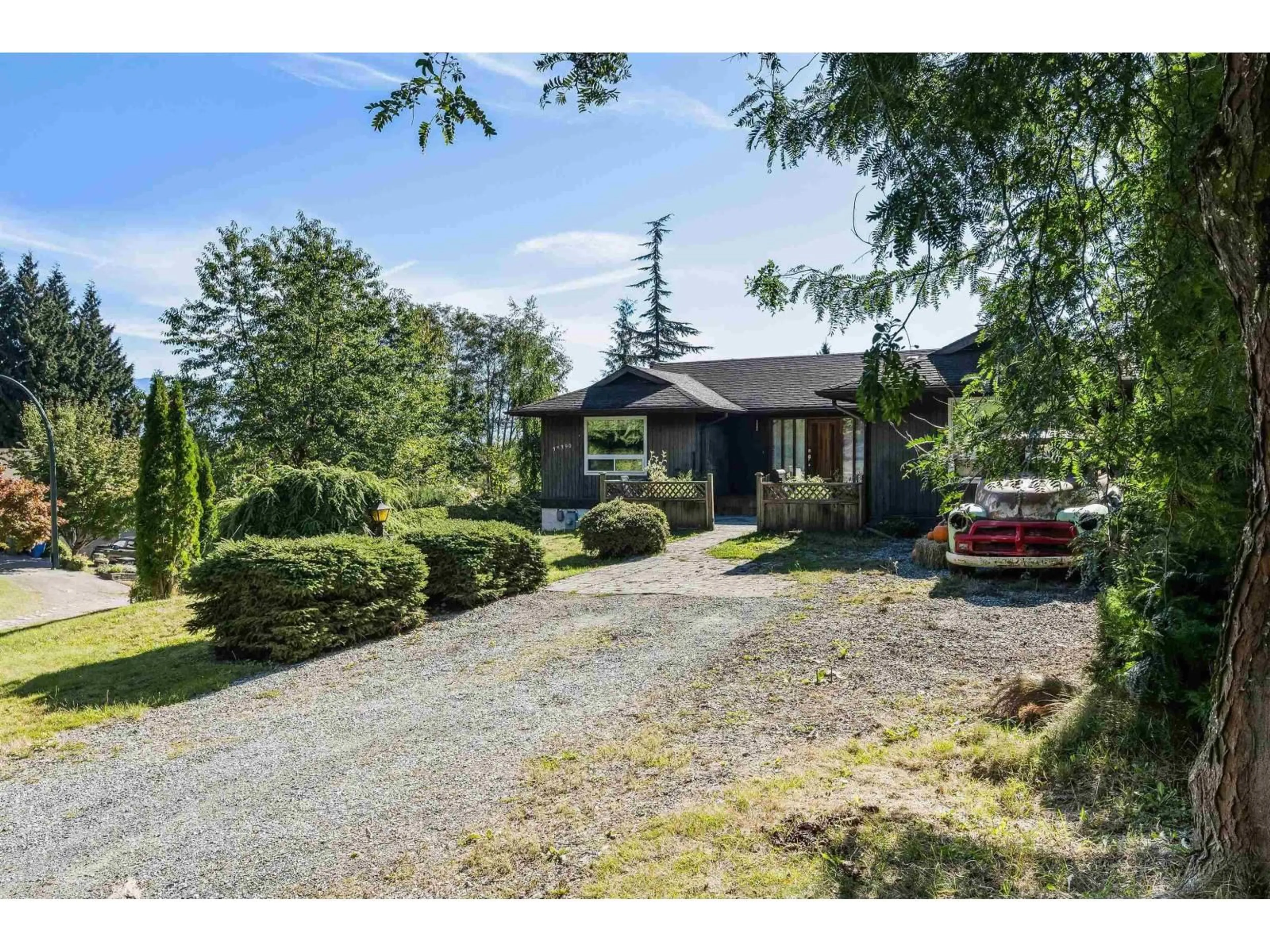 A pic from outside/outdoor area/front of a property/back of a property/a pic from drone, street for 35390 ROCKWELL, Abbotsford British Columbia V3G2C8