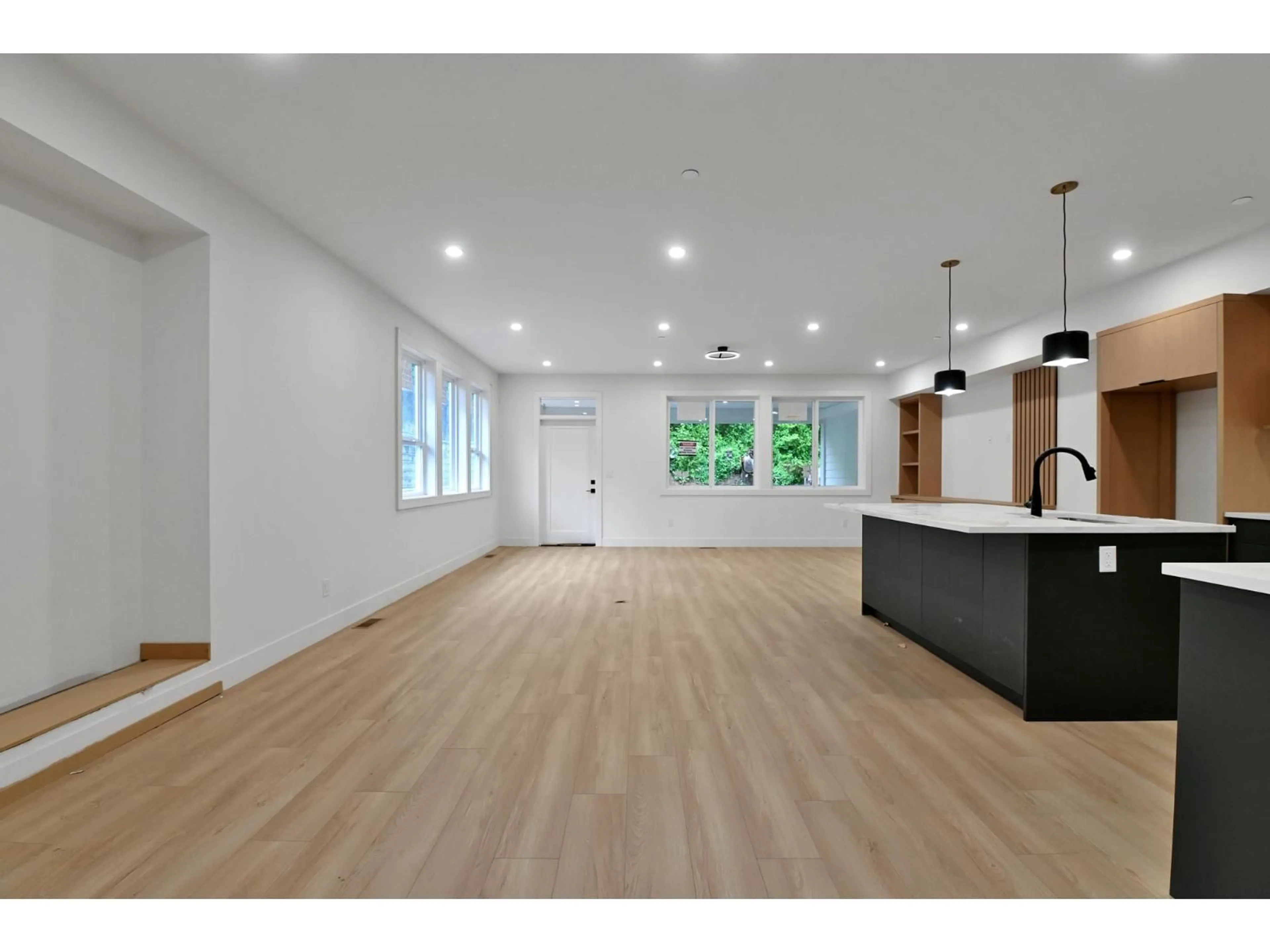 Open concept kitchen, wood/laminate floor for 32905 3, Mission British Columbia V2V1N2