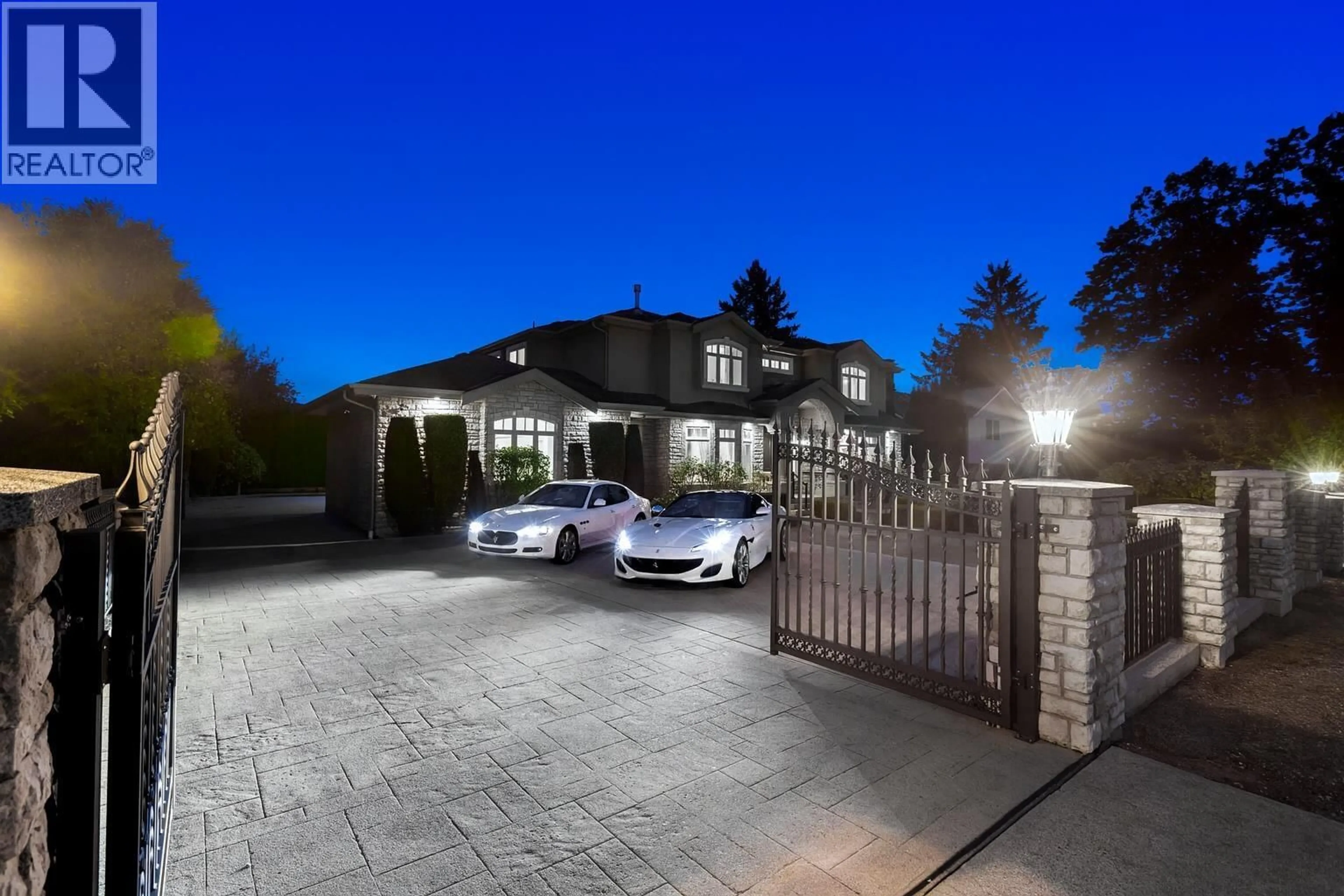 A pic from outside/outdoor area/front of a property/back of a property/a pic from drone, street for 3116 BAINBRIDGE AVENUE, Burnaby British Columbia V5A2S8