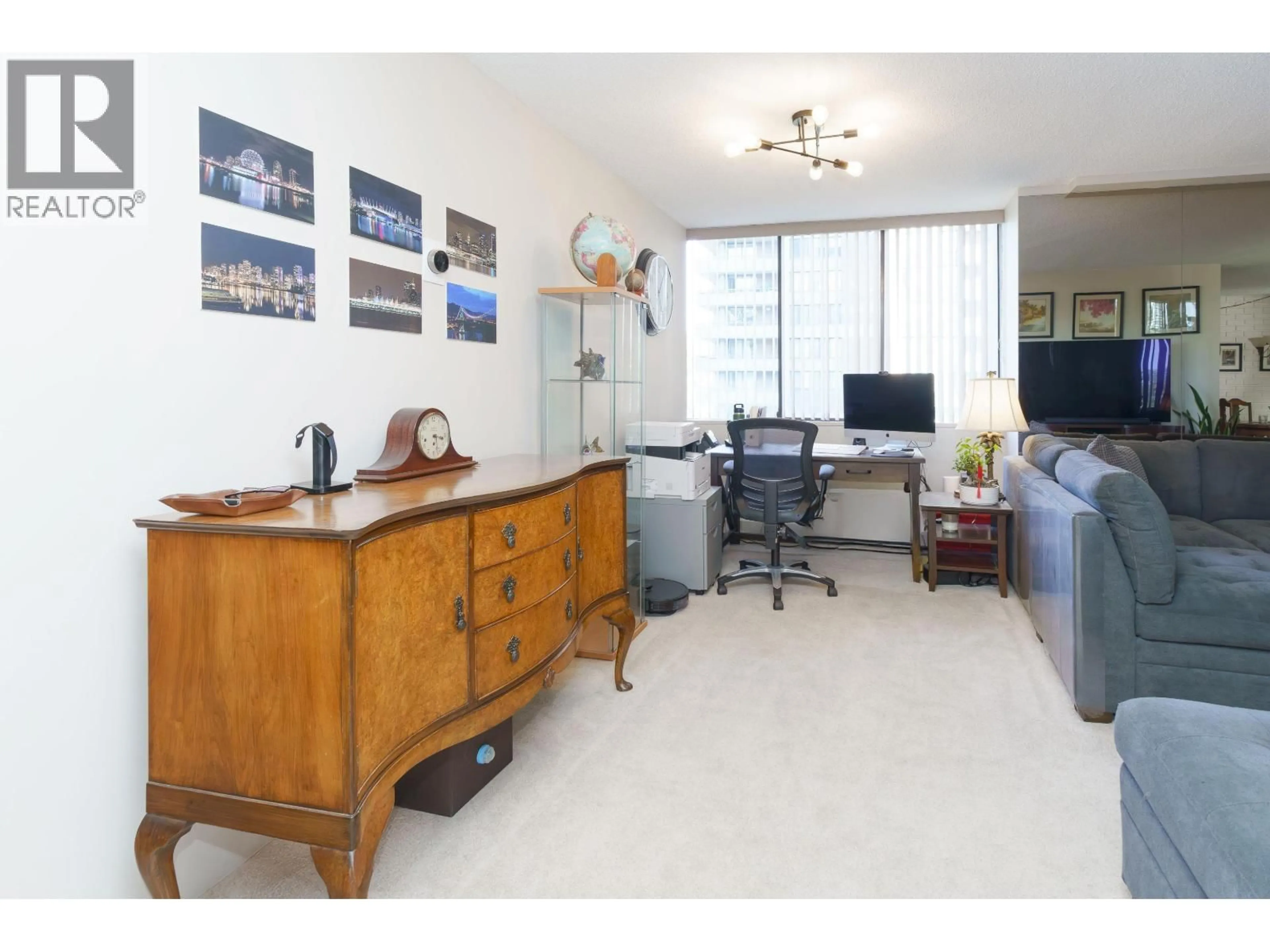 A pic of a room for 303 - 3737 BARTLETT COURT, Burnaby British Columbia V3J7E3