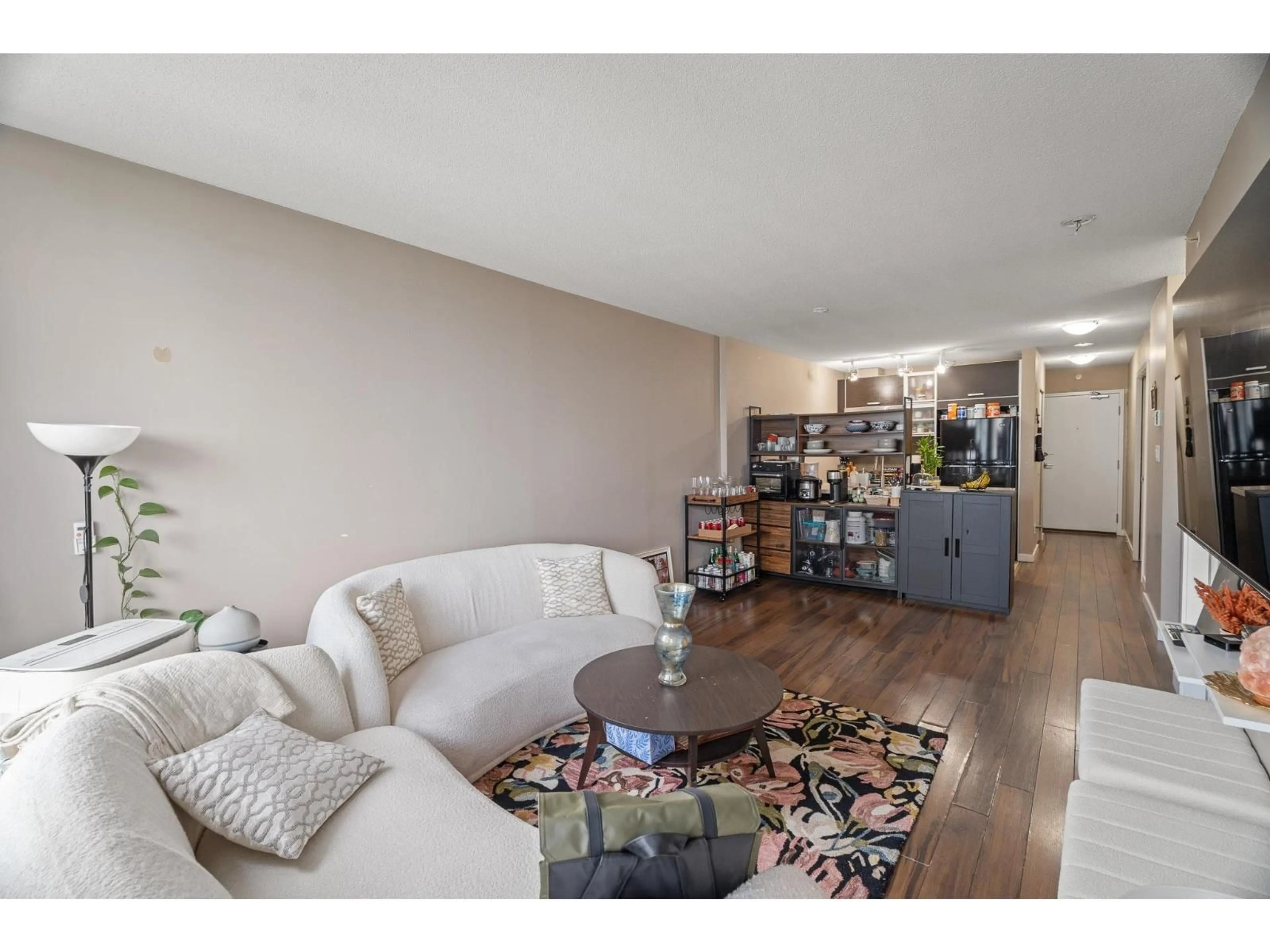 Living room with furniture, unknown for 3008 - 13688 100, Surrey British Columbia V3T0G5