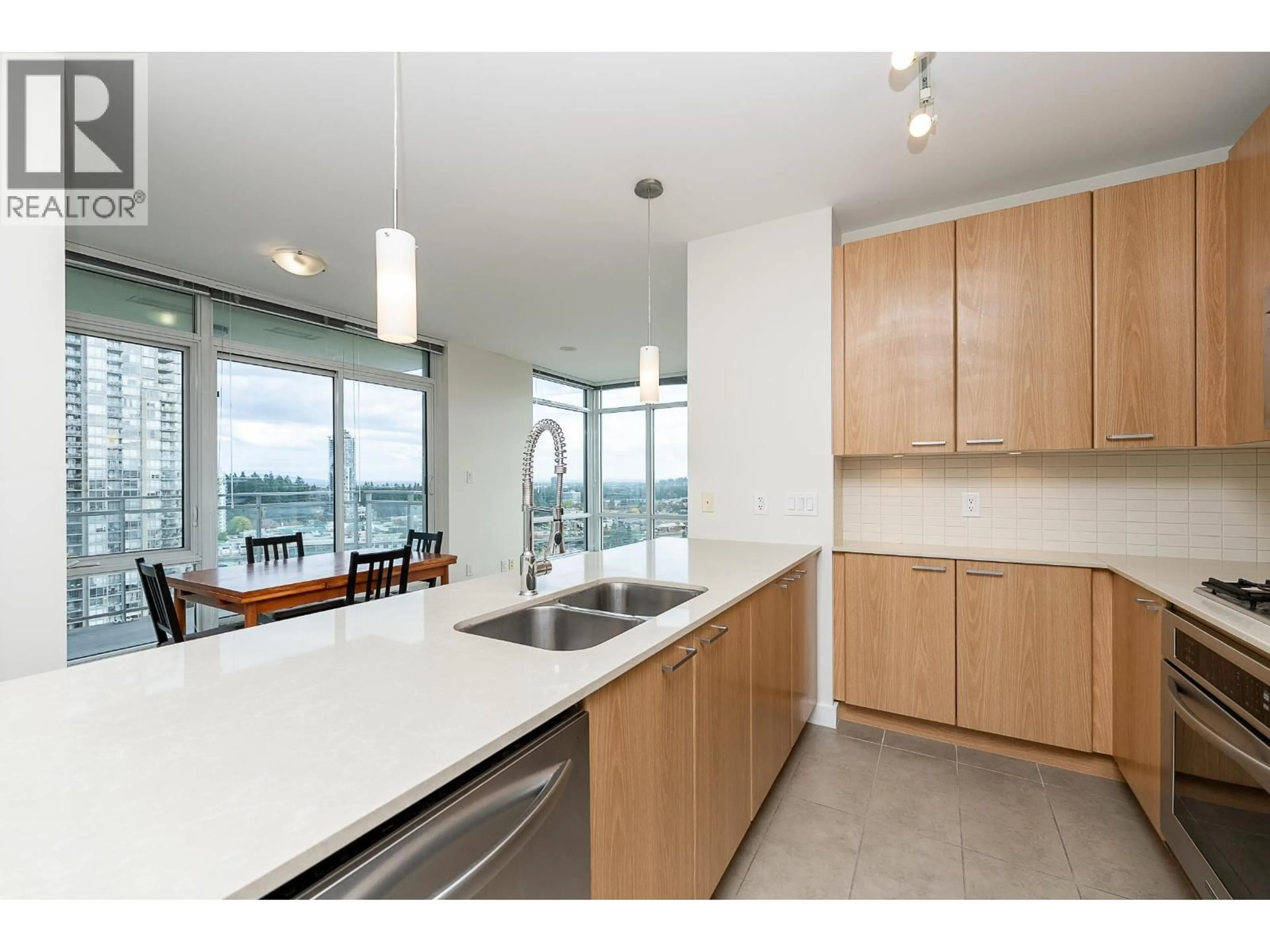 Unknown for 2105 - 2955 ATLANTIC AVENUE, Coquitlam British Columbia V3B0H9
