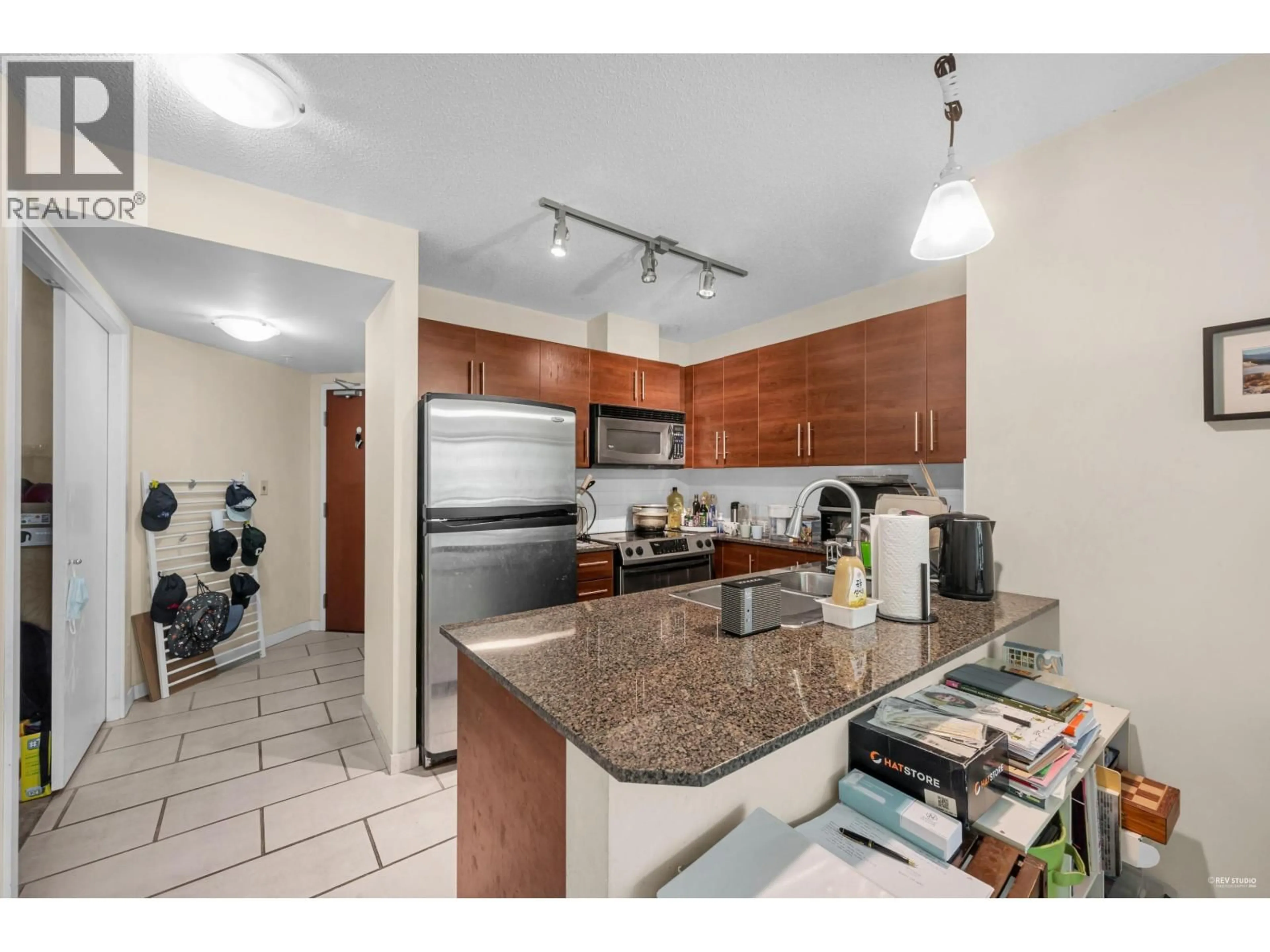 Standard kitchen, unknown for 304 - 833 AGNES STREET, New Westminster British Columbia V3M0B1