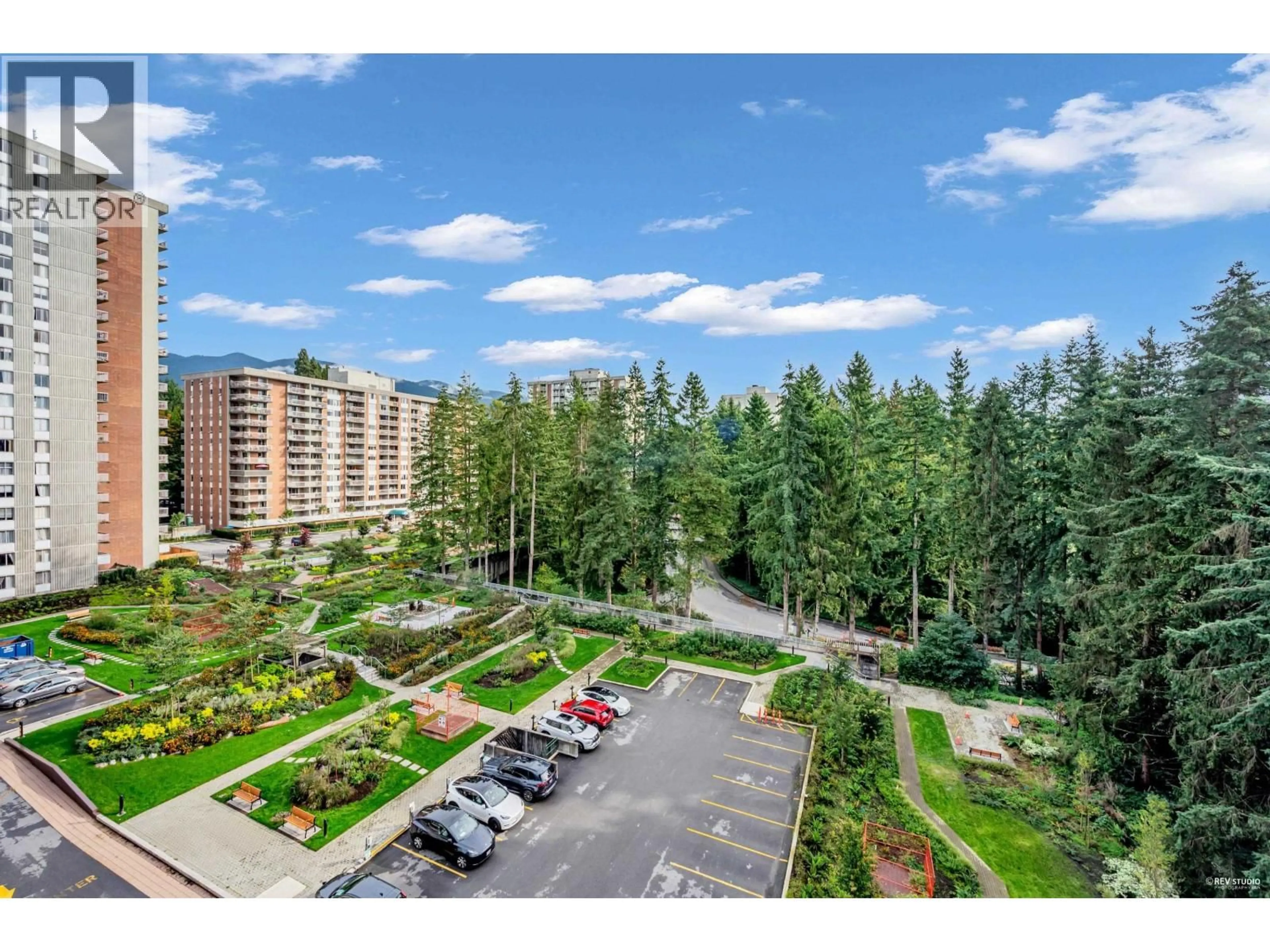 A pic from outside/outdoor area/front of a property/back of a property/a pic from drone, city buildings view from balcony for 809 - 2024 FULLERTON AVENUE, North Vancouver British Columbia V7P3G4