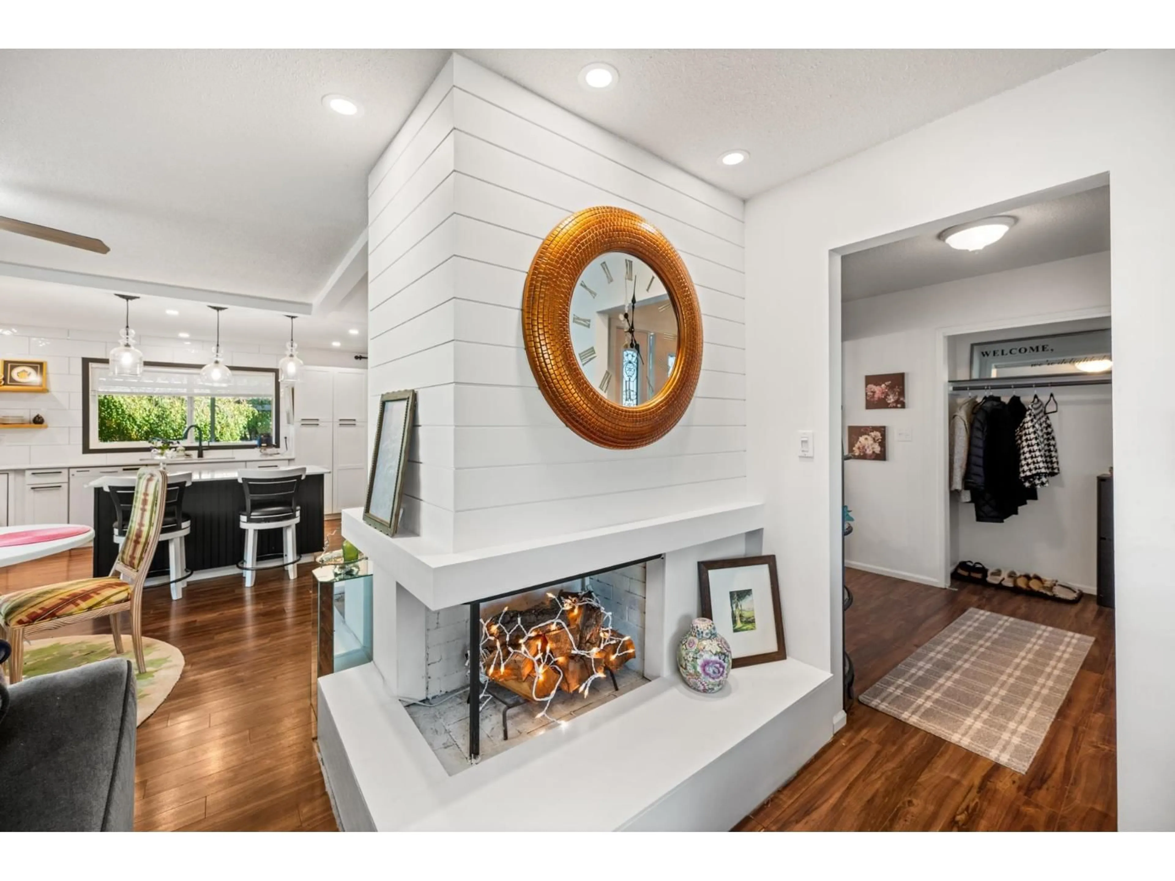 Indoor entryway for 20553 43A, Langley British Columbia V3A3C7