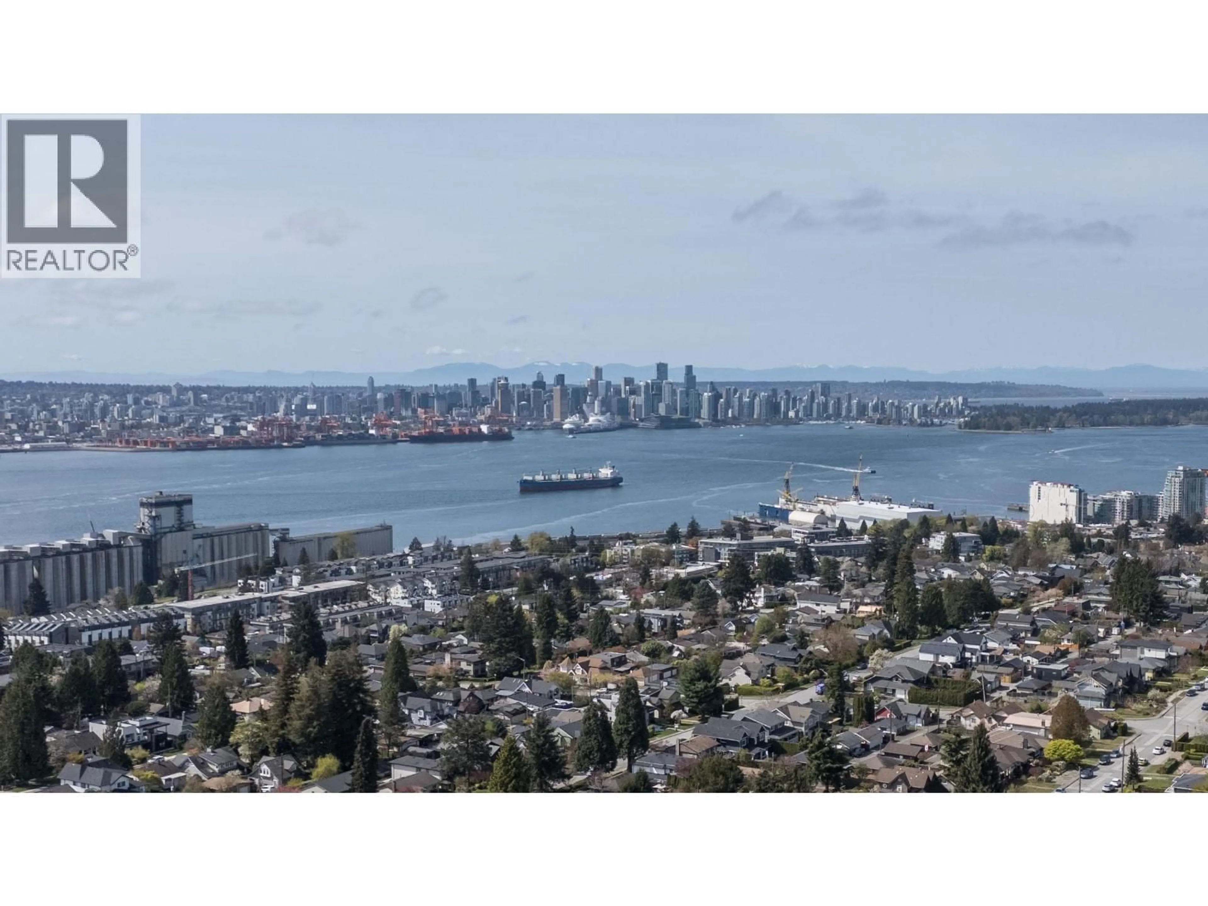 Blurry image for 635 KEITH ROAD, North Vancouver British Columbia V7L1W4