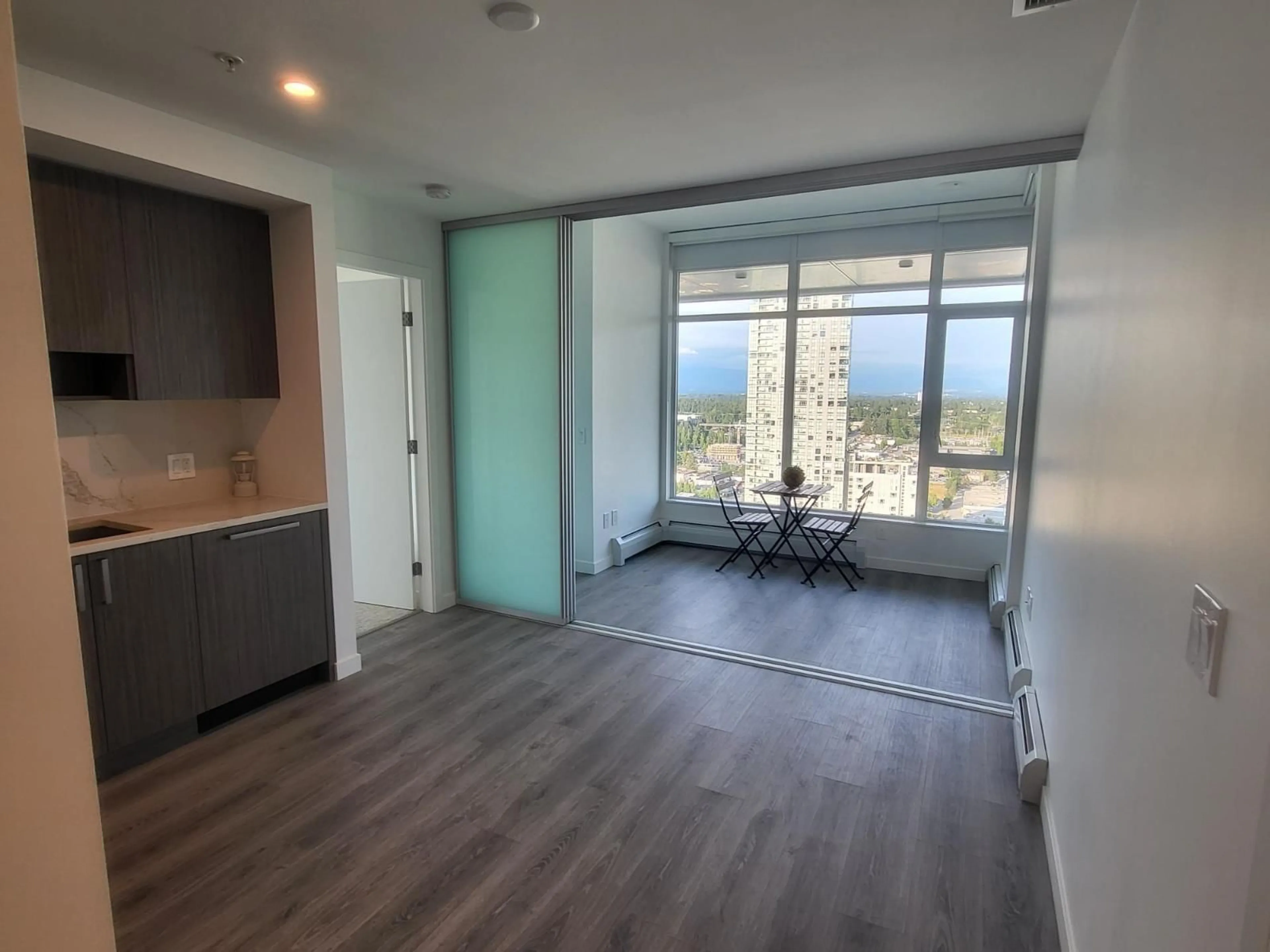 A pic of a room for 3305 - 13350 CENTRAL, Surrey British Columbia V3T0S1