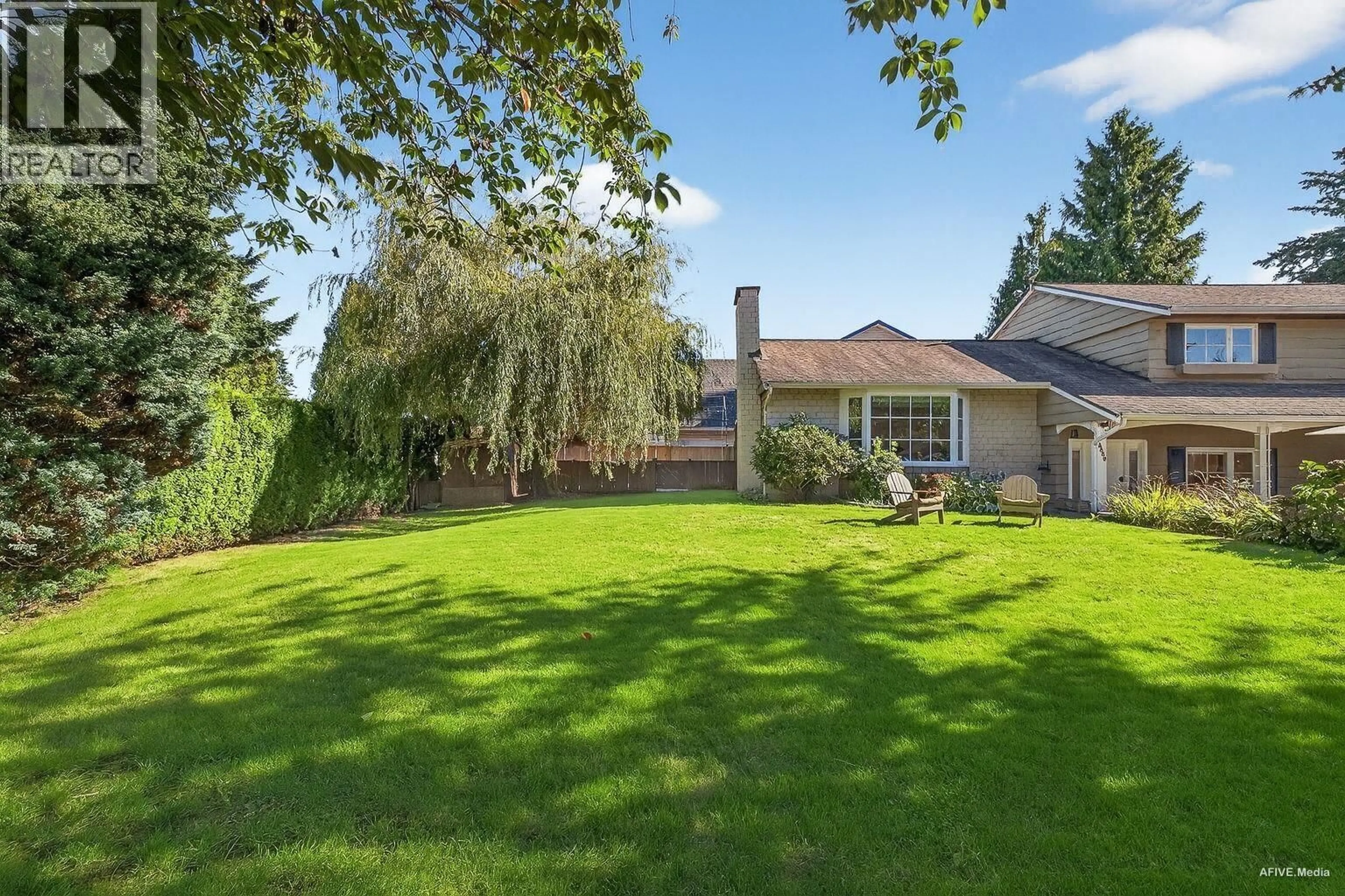 A pic from outside/outdoor area/front of a property/back of a property/a pic from drone, unknown for 3380 GLASGOW STREET, Port Coquitlam British Columbia V3B4K7