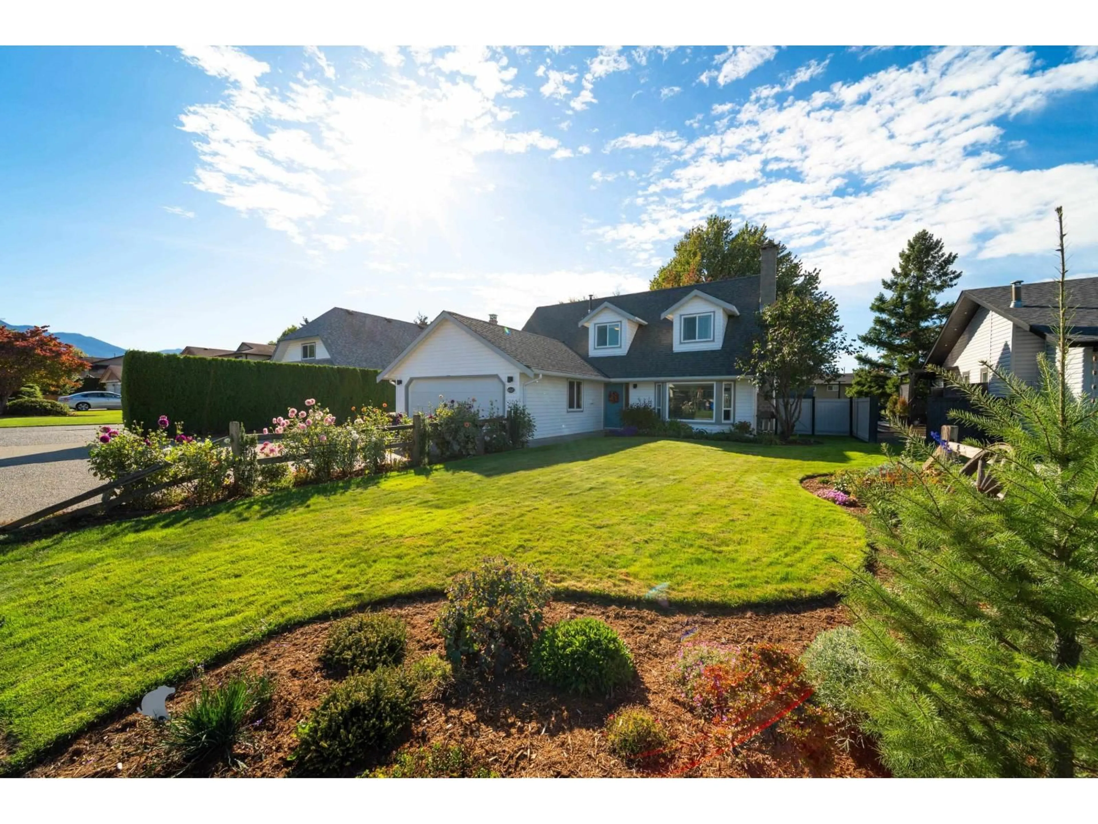A pic from outside/outdoor area/front of a property/back of a property/a pic from drone, street for 6527 SWANSON STREET, Chilliwack British Columbia V2R1R2