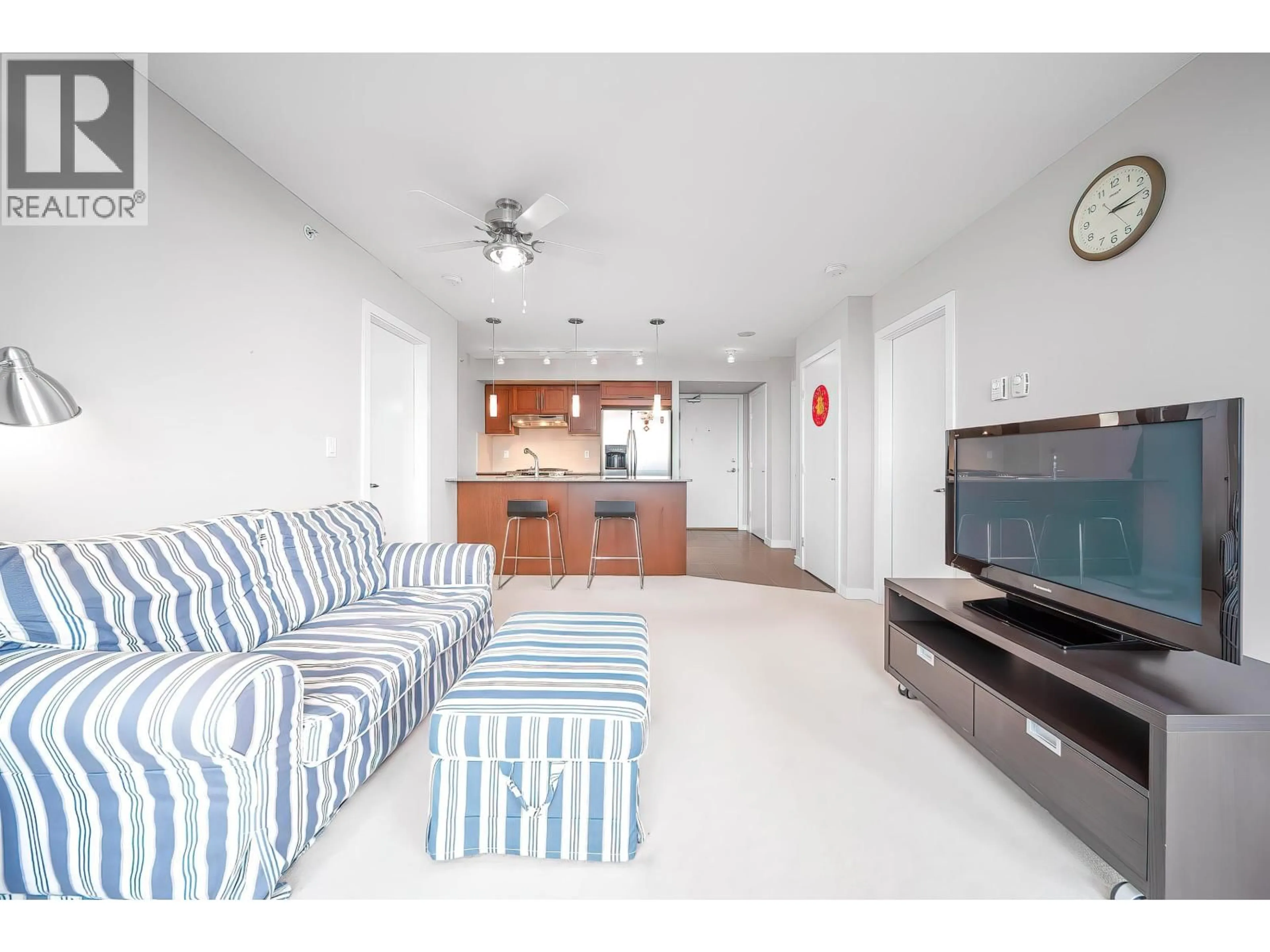 Living room with furniture, unknown for 1205 - 7088 SALISBURY AVENUE, Burnaby British Columbia V5E0A4