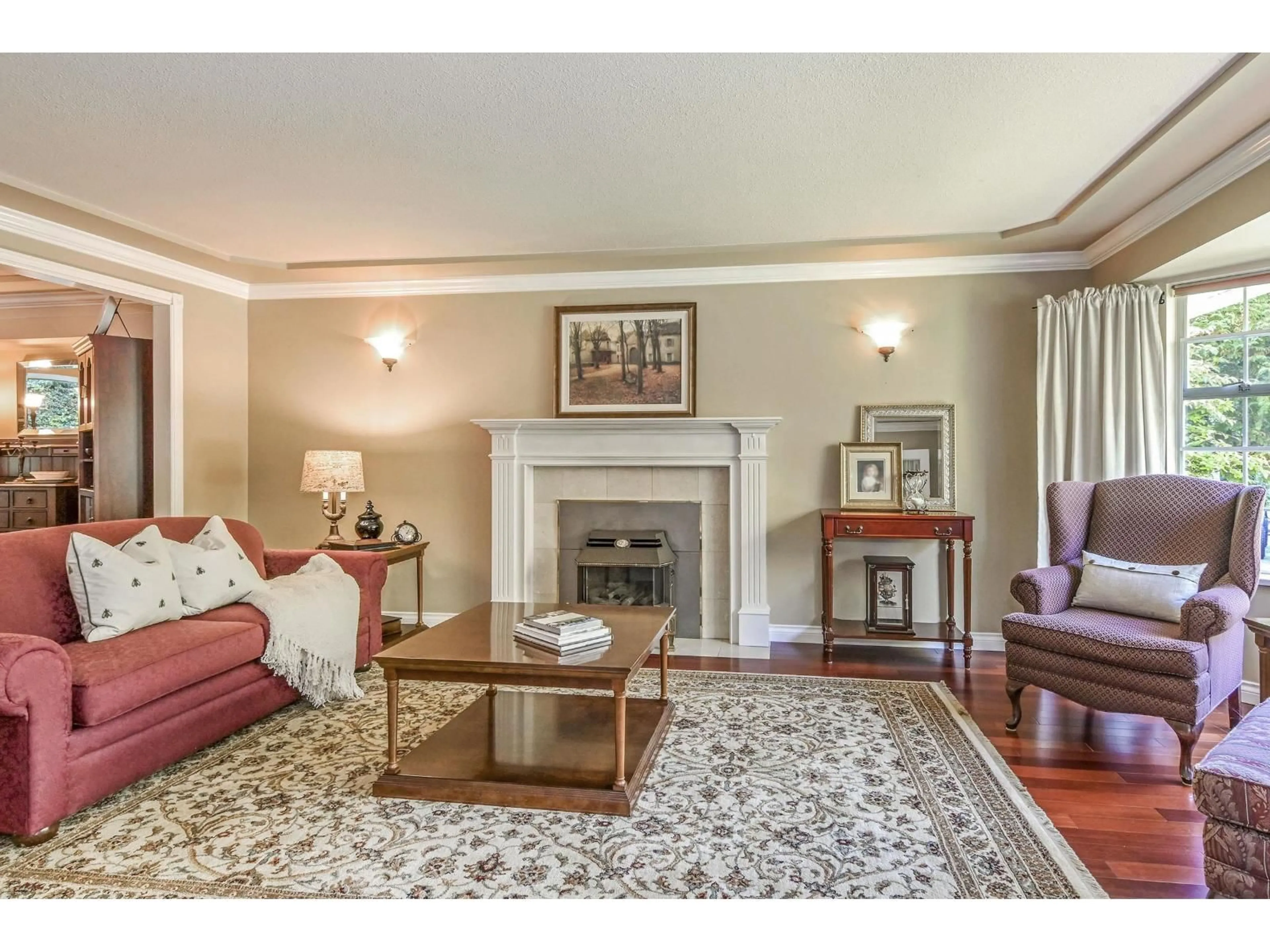 Living room with furniture, unknown for 2842 130, Surrey British Columbia V4P1J7