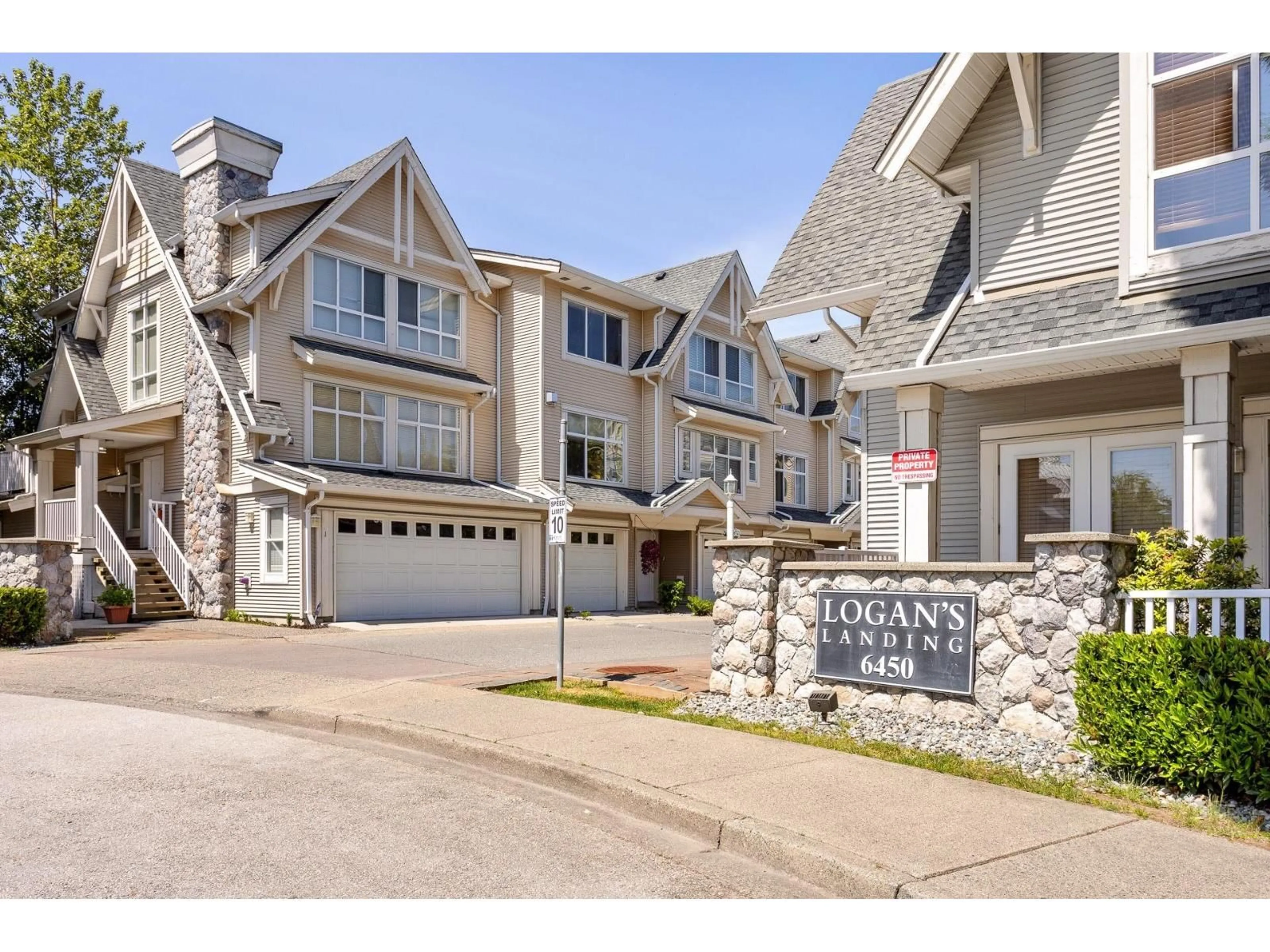 Unknown for 15 - 6450 199, Langley British Columbia V2Y2X1