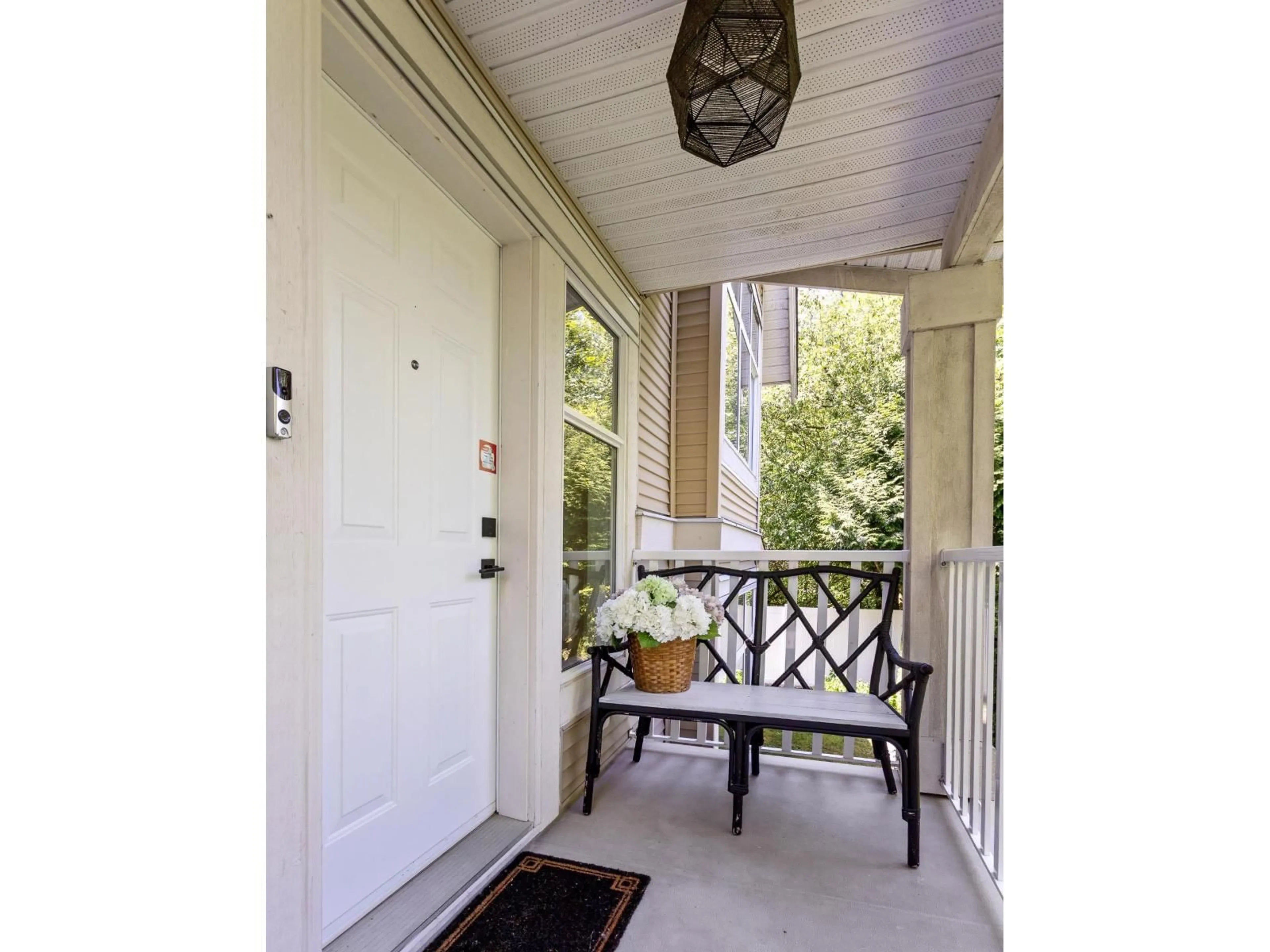 Indoor entryway for 15 - 6450 199, Langley British Columbia V2Y2X1