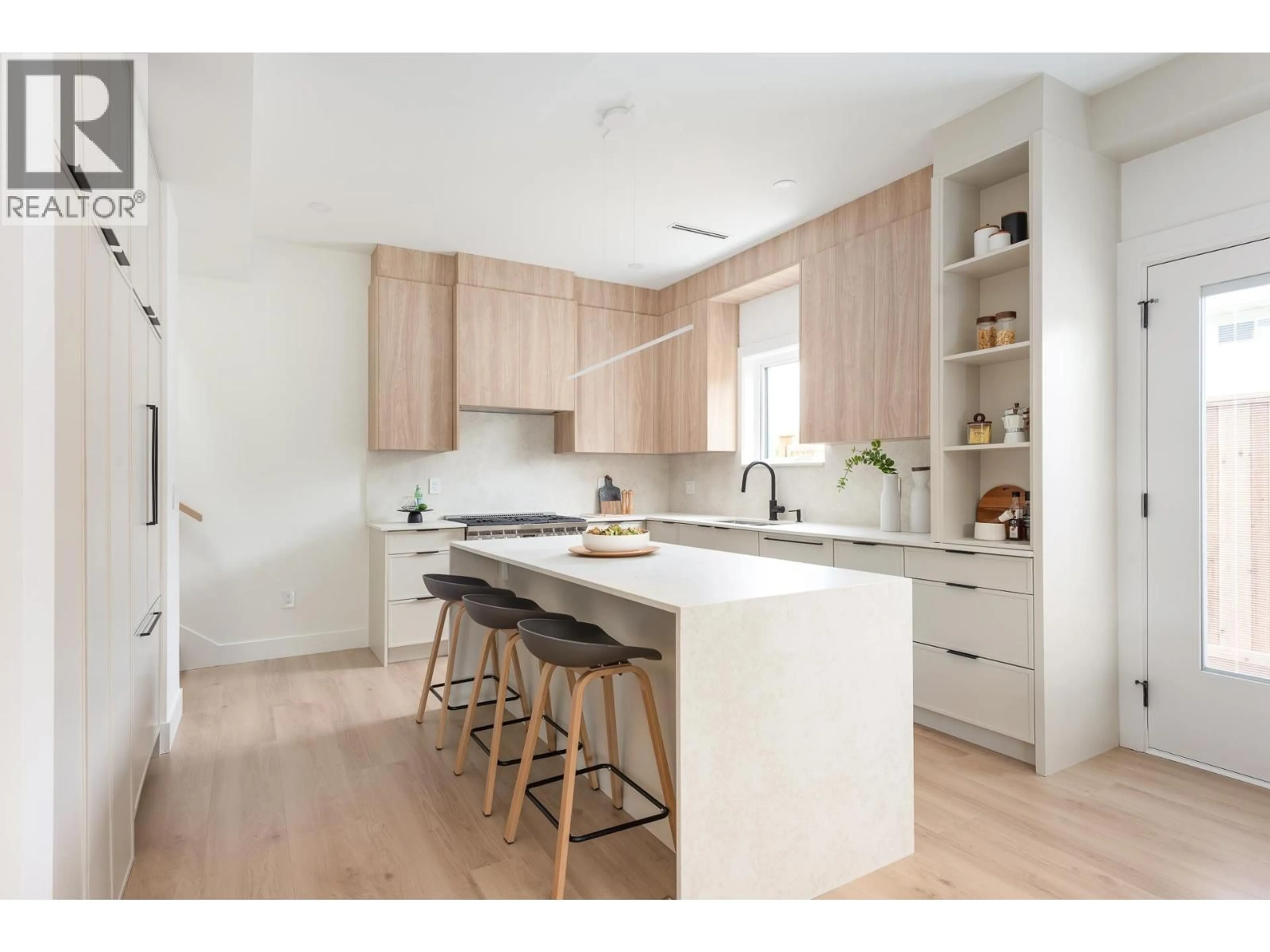 Contemporary kitchen, wood/laminate floor for 102 - 1132 MADORE AVENUE, Coquitlam British Columbia V3K3B9