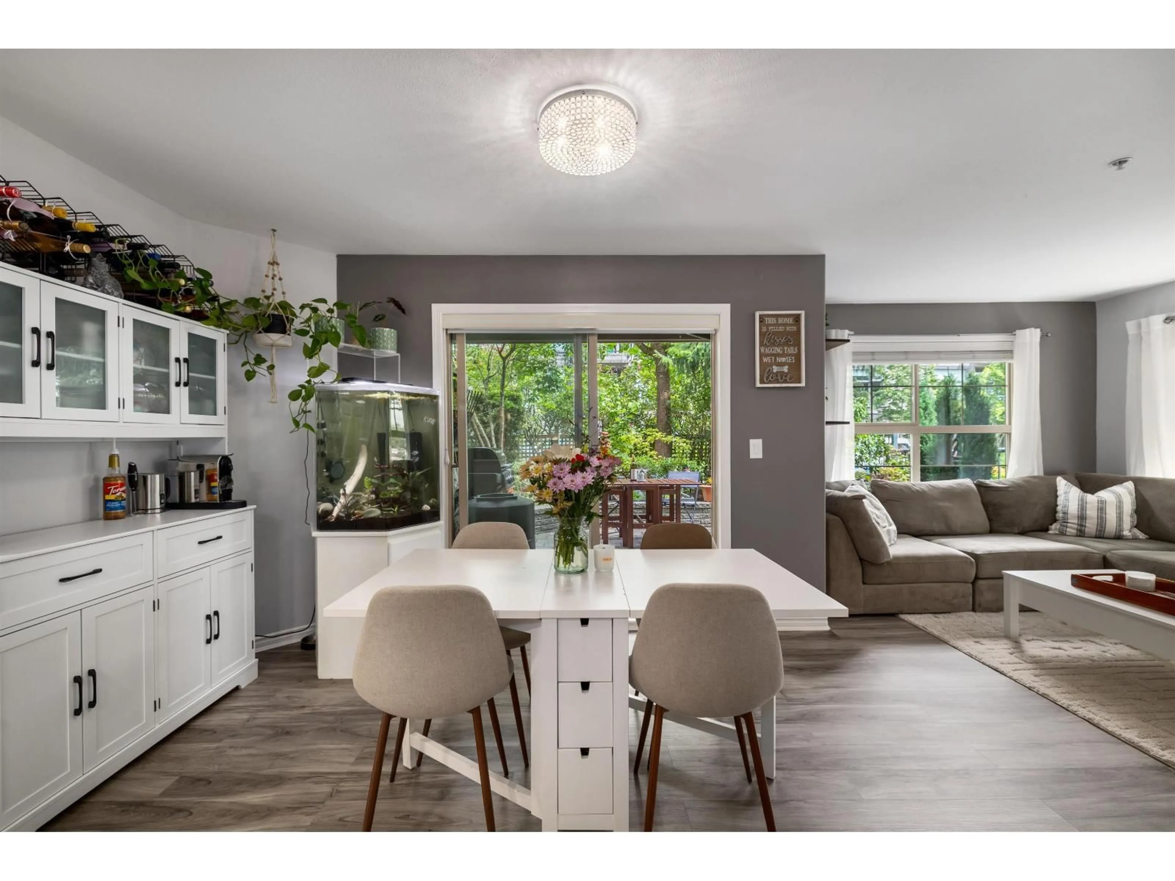 Open concept kitchen, unknown for 103 - 15325 17, Surrey British Columbia V4A1T8