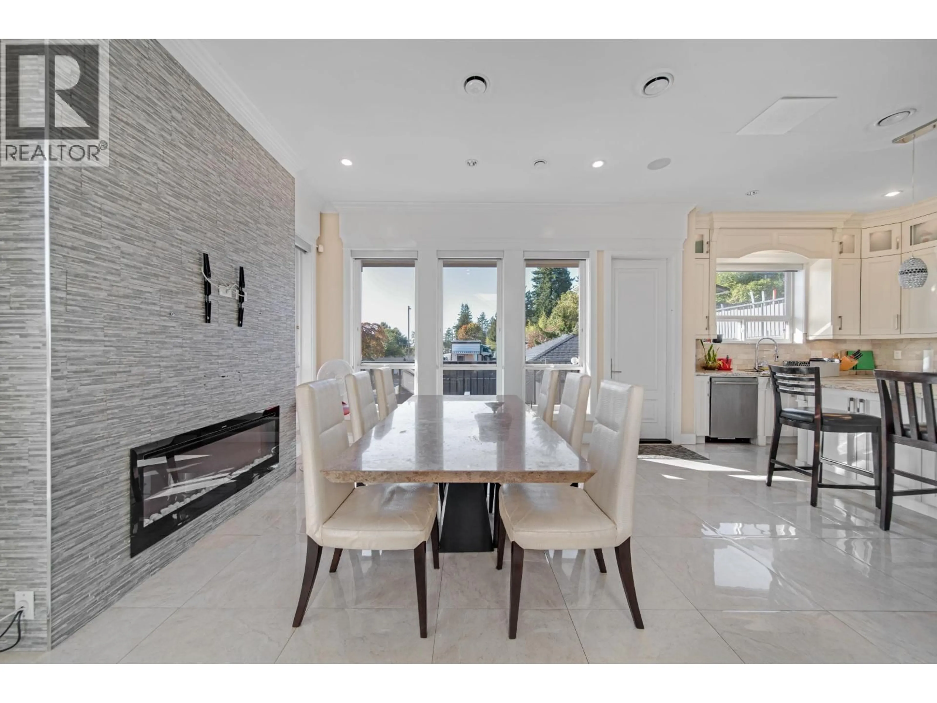 Dining room, ceramic/tile floor for 8543 ROYAL OAK AVENUE, Burnaby British Columbia V5J4L5