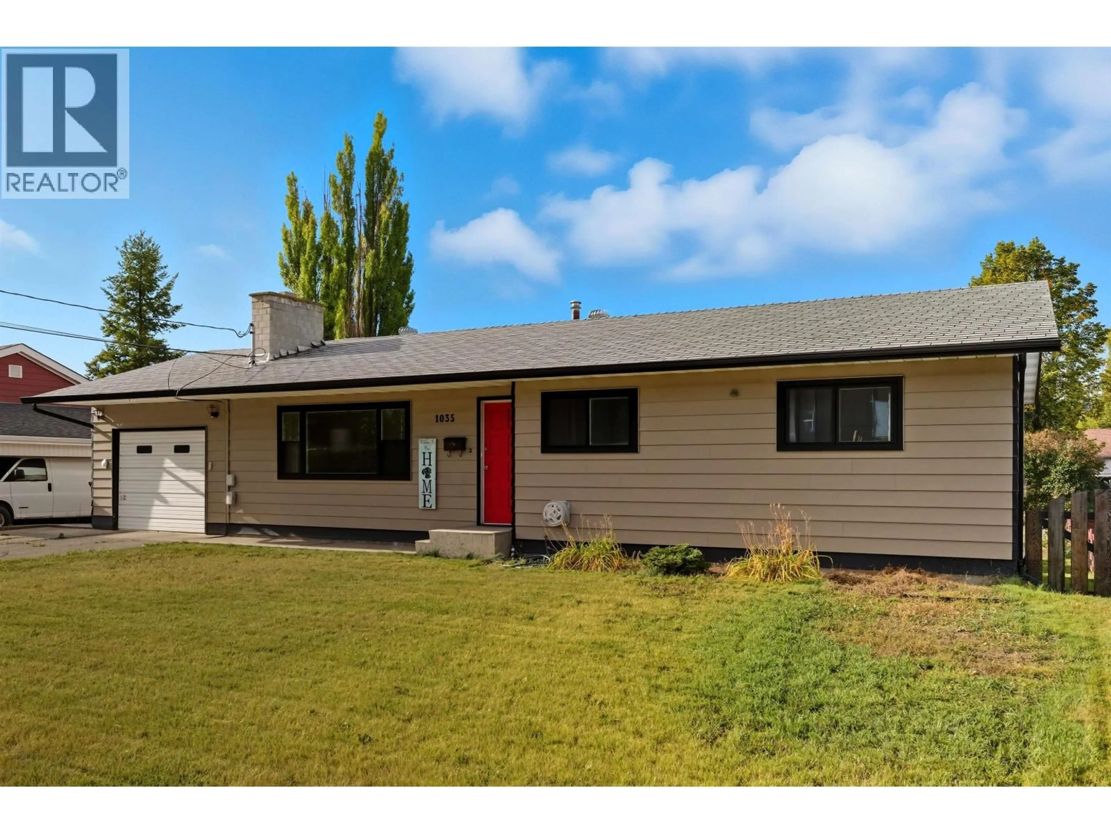 Home with vinyl exterior material, street for 1035 PIGEON AVENUE, Williams Lake British Columbia V2G2B8
