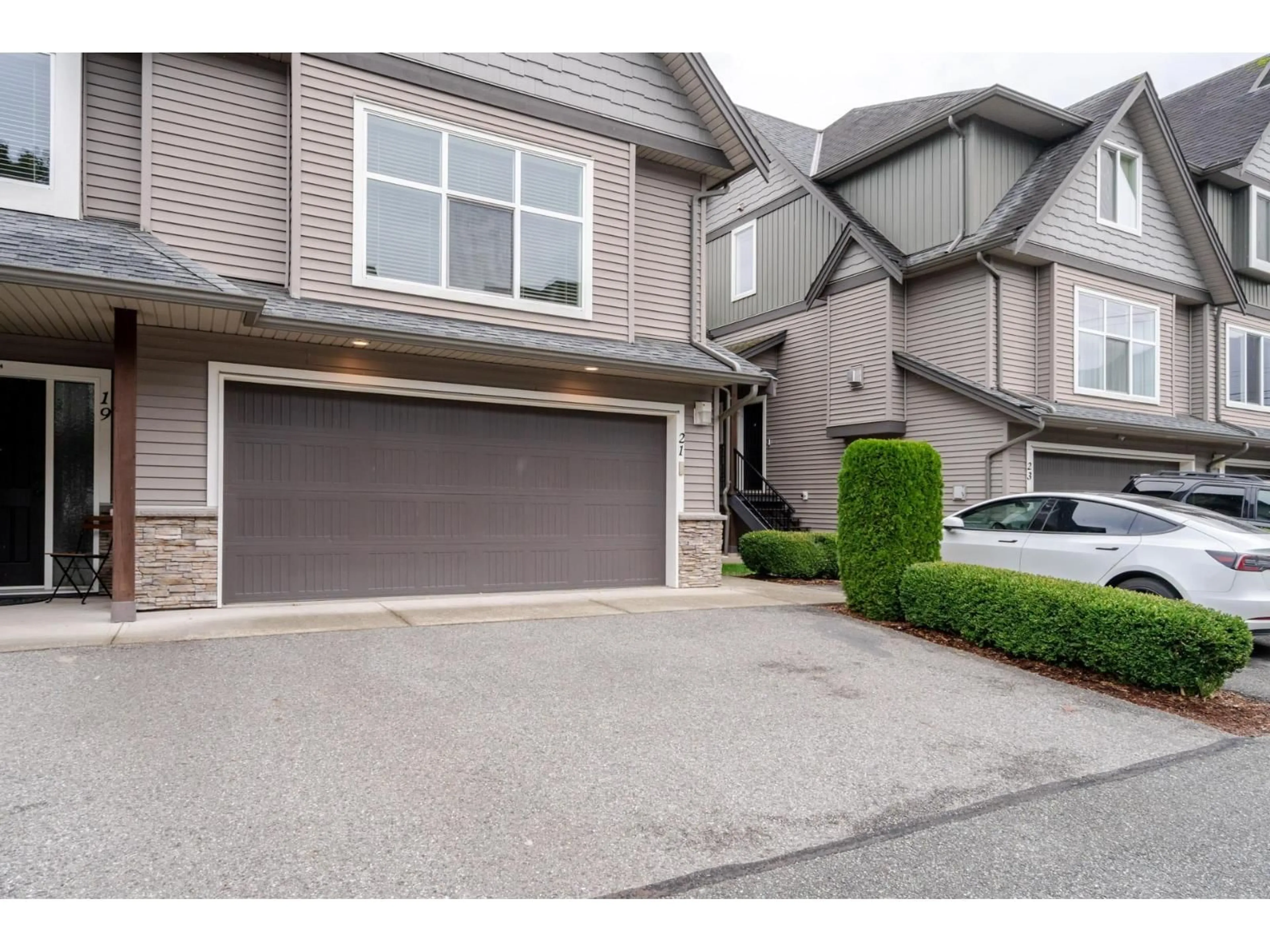 Indoor garage for 21 - 1609 AGASSIZ-ROSEDALE HIGHWAY NO 9 HIGHWAY, Agassiz British Columbia V0M1A3