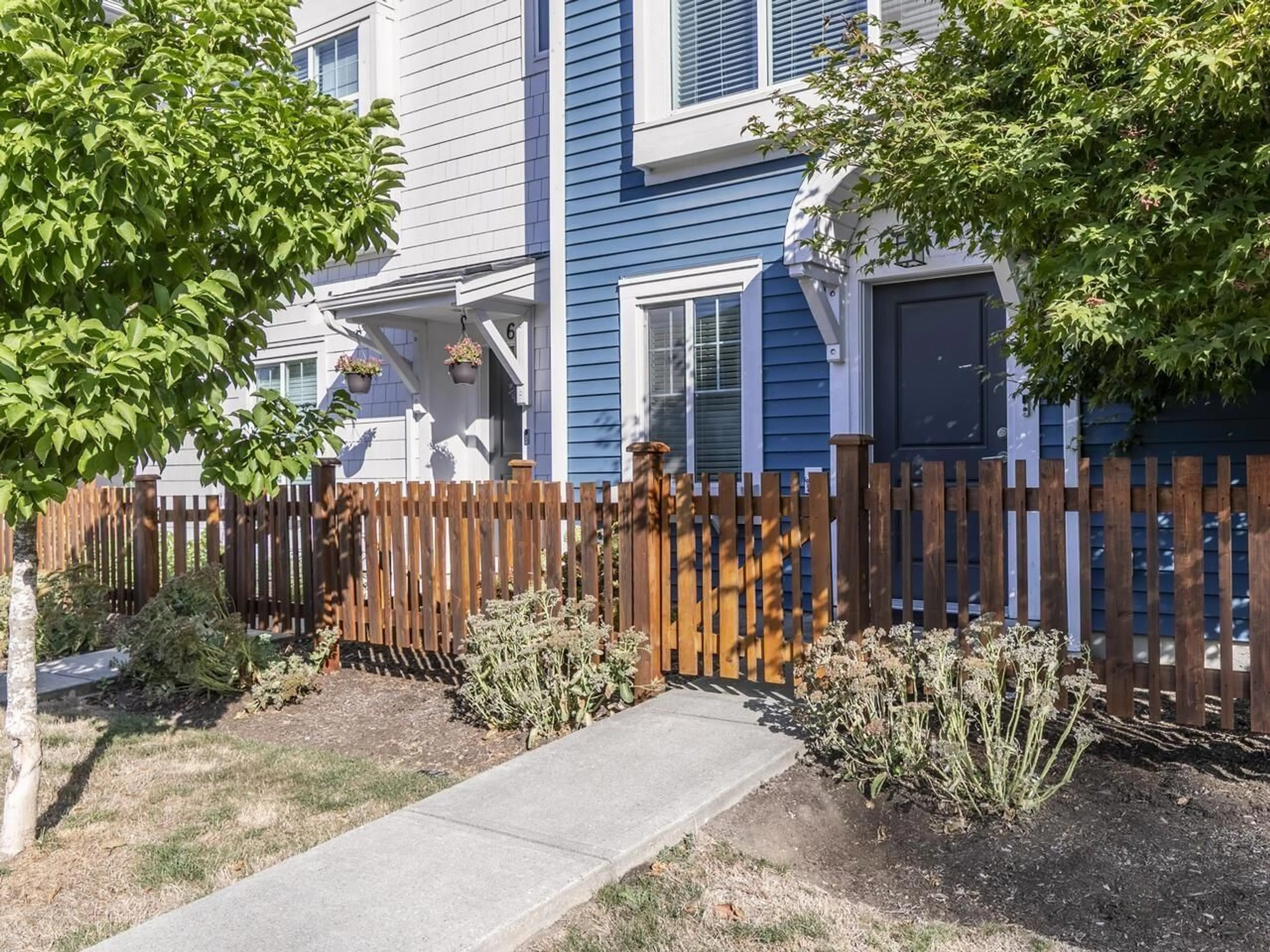 Unknown for 5 - 20451 84, Langley British Columbia V2Y0X5