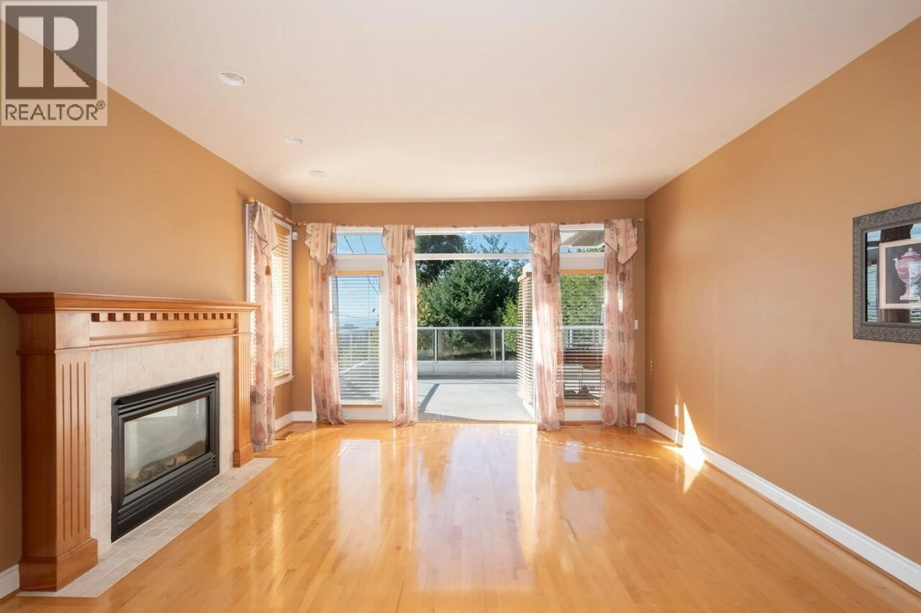 Unknown for 4080 ST. PAULS AVENUE, North Vancouver British Columbia V7N1T5