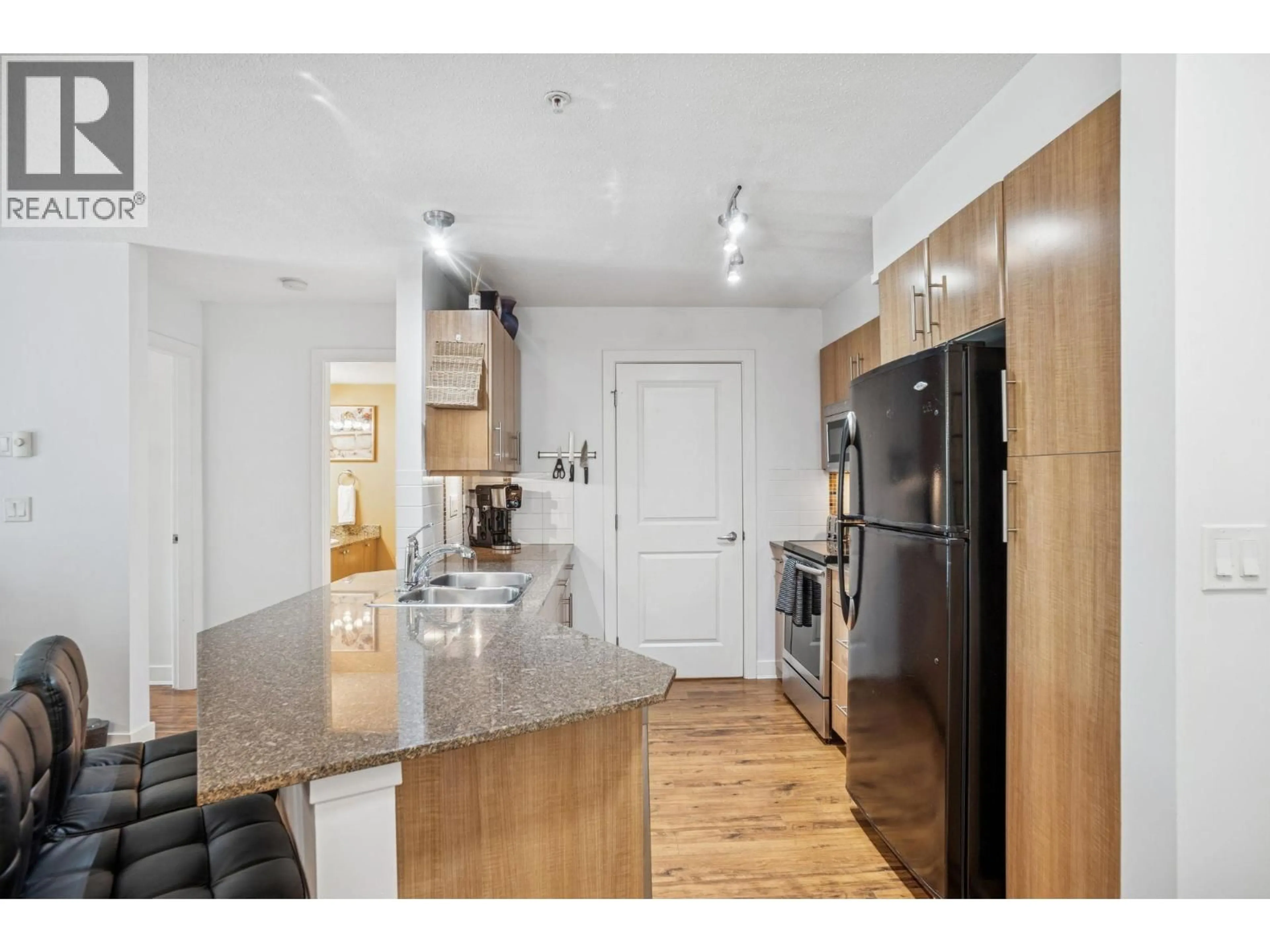 Open concept kitchen, unknown for 305 - 12020 207A STREET, Maple Ridge British Columbia V2X8V2