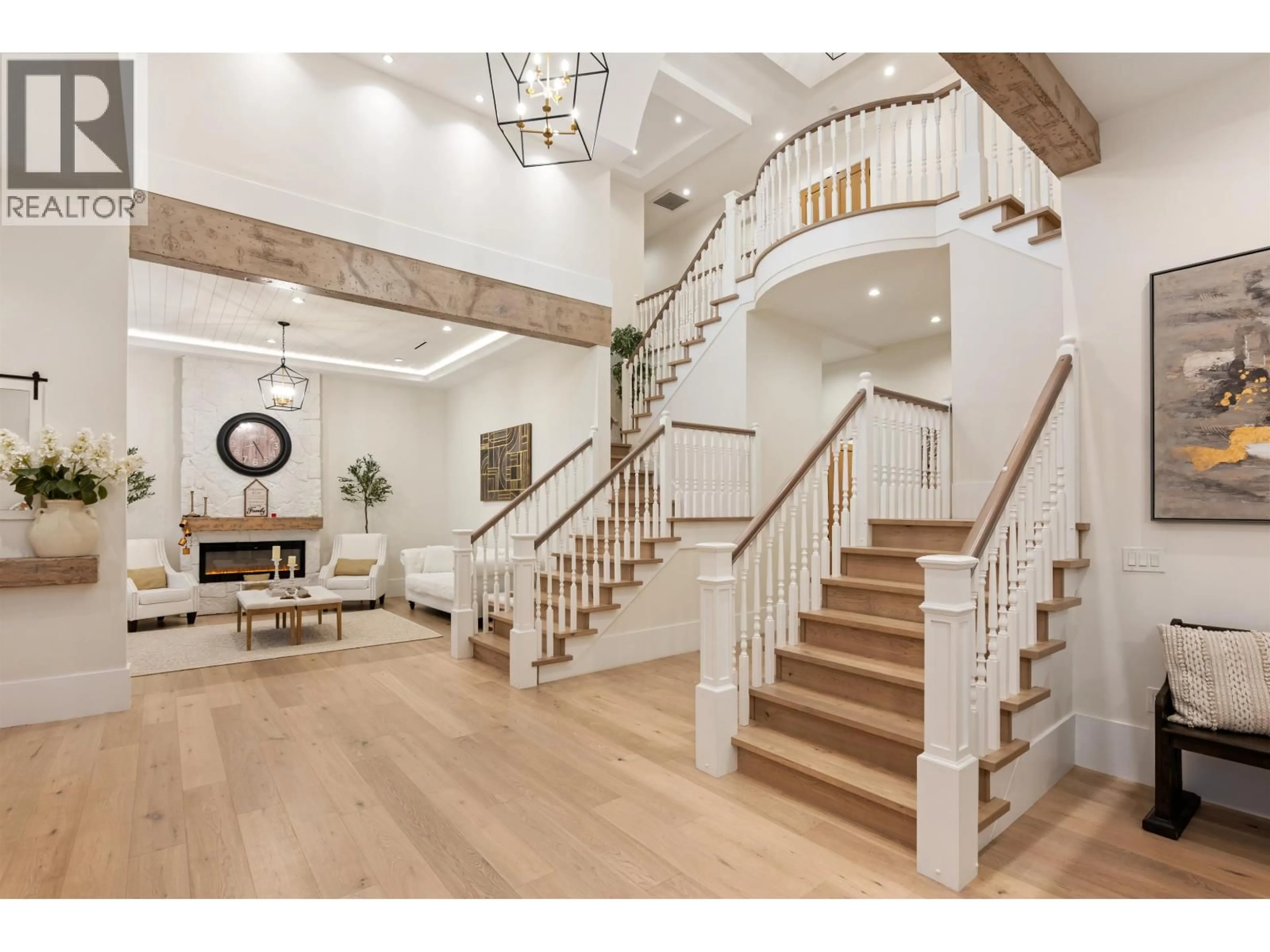 Indoor foyer for 11566 BLUNDELL ROAD, Richmond British Columbia V6Y1L3
