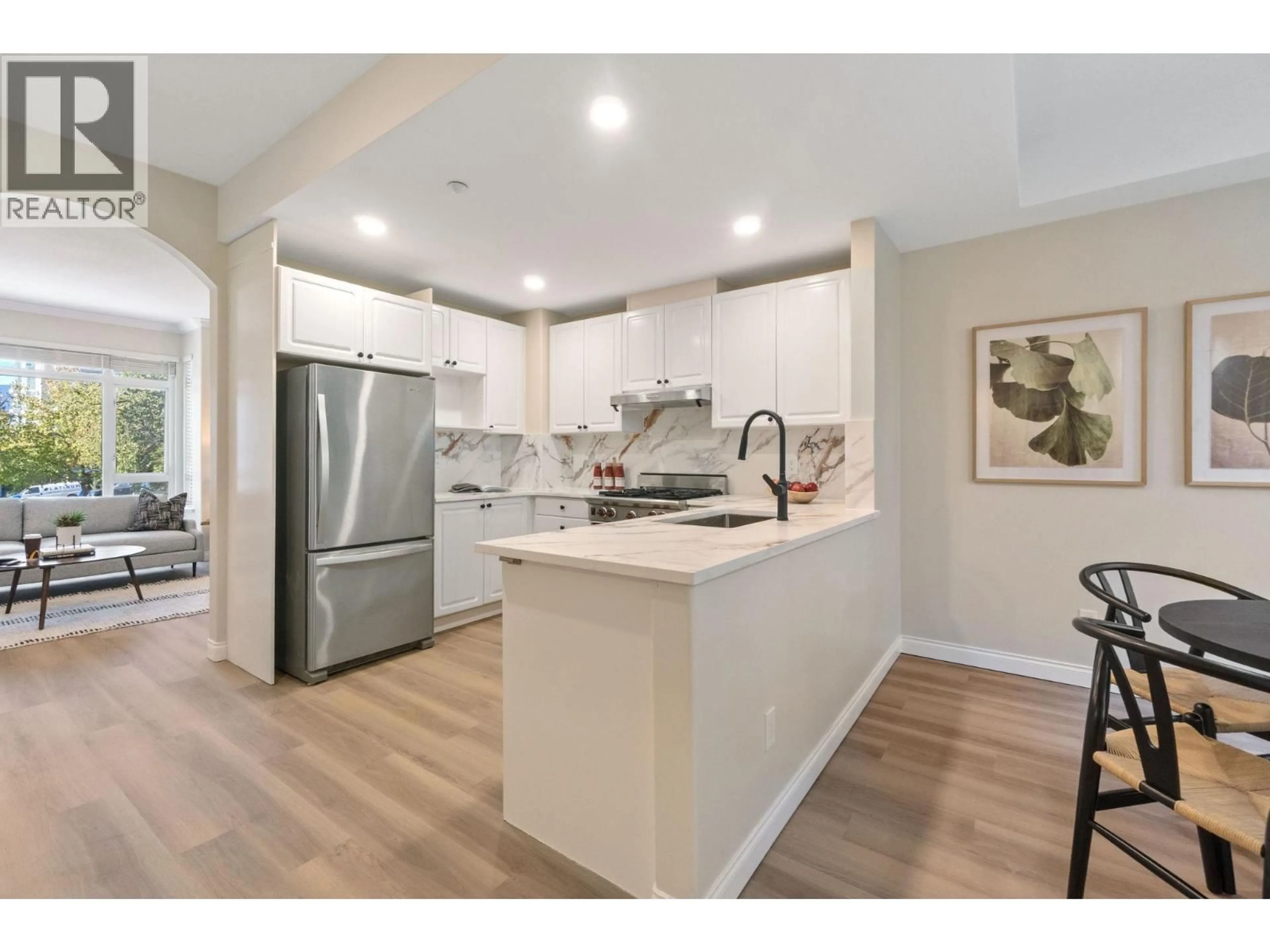 Open concept kitchen, unknown for 5 - 119 6TH STREET, North Vancouver British Columbia V7L1N9